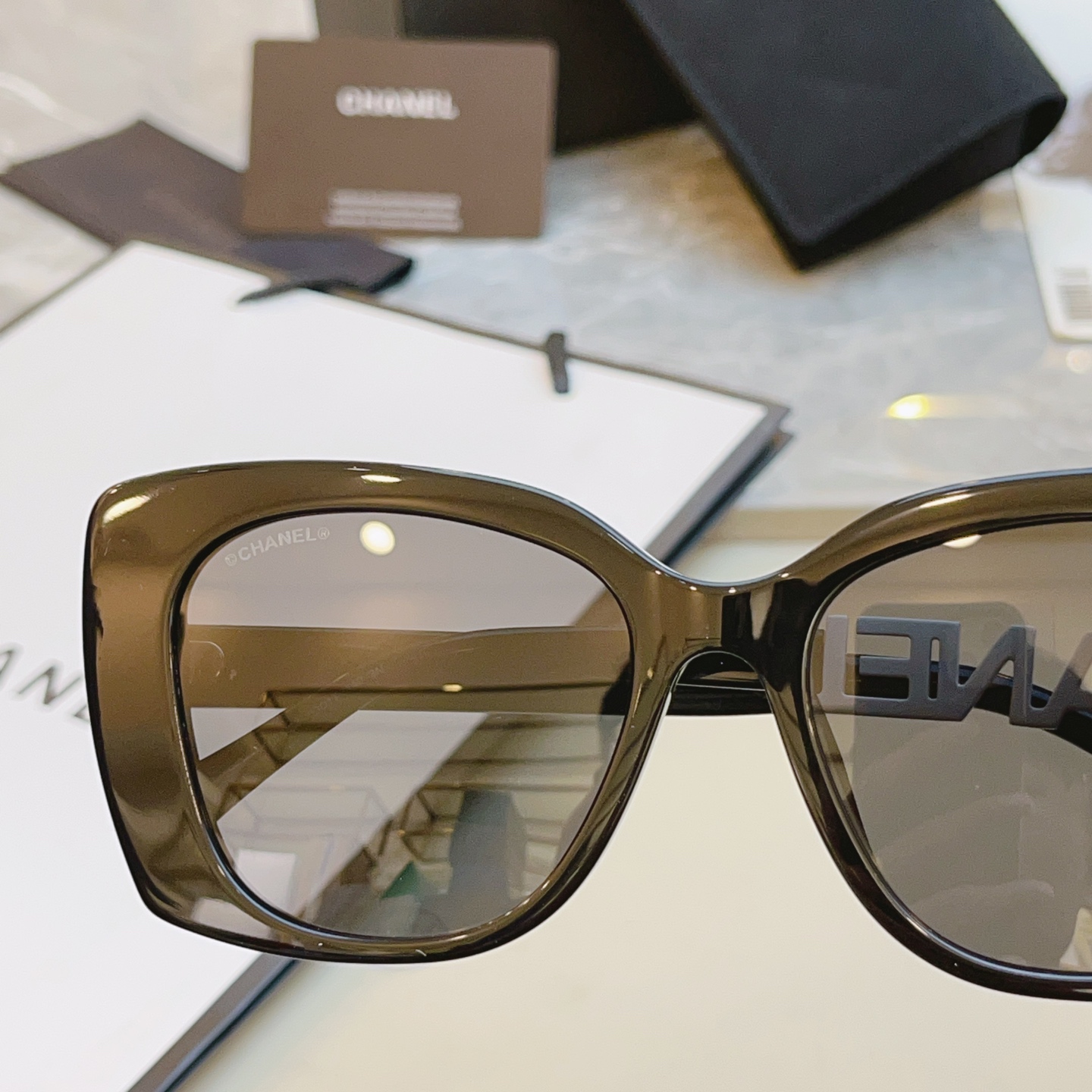 ，翻单到货，火爆黑白色搭配到货！【CHANE*】香奈*儿 CH5422B  时尚太阳眼镜 ‼️香奈儿矩形