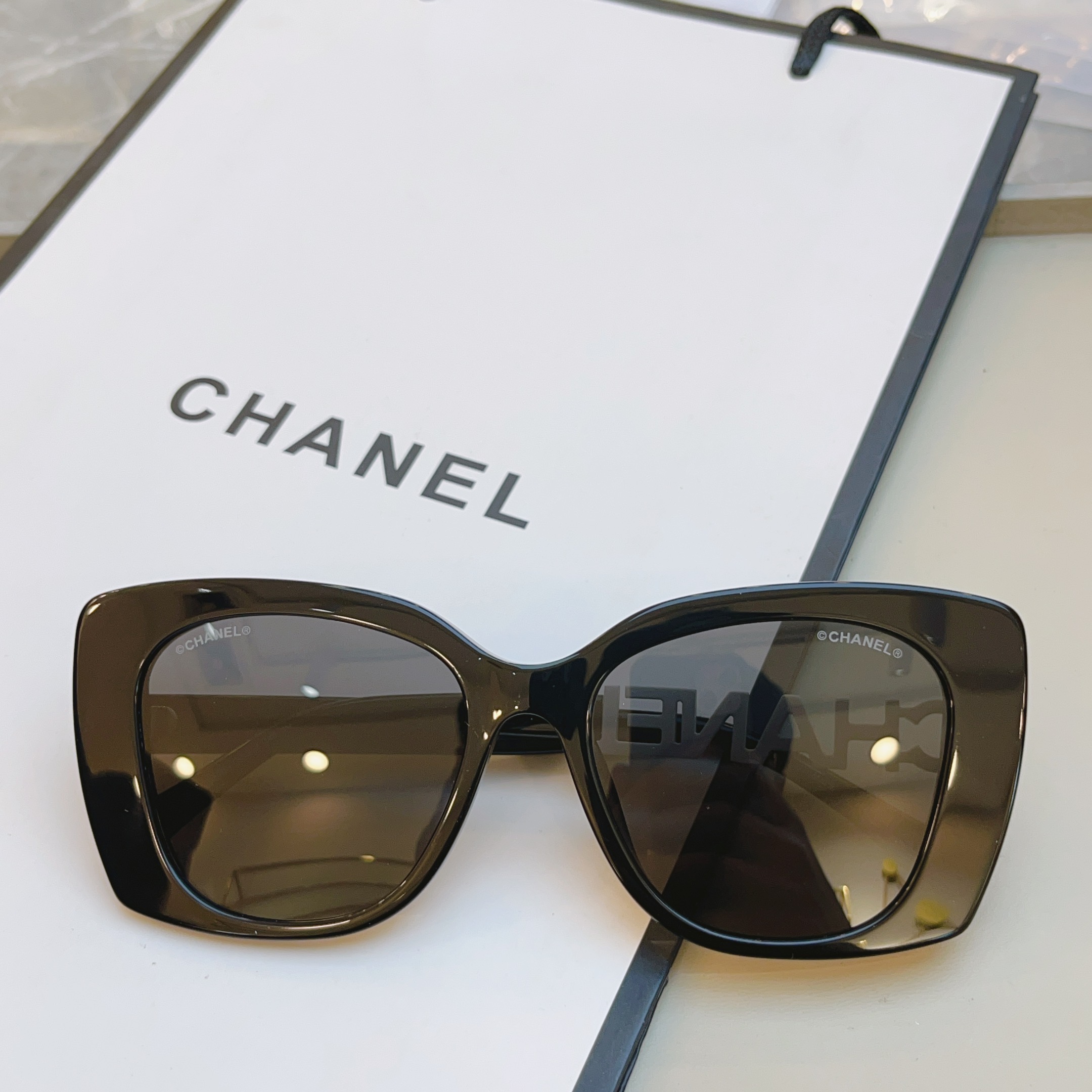 ，翻单到货，火爆黑白色搭配到货！【CHANE*】香奈*儿 CH5422B  时尚太阳眼镜 ‼️香奈儿矩形