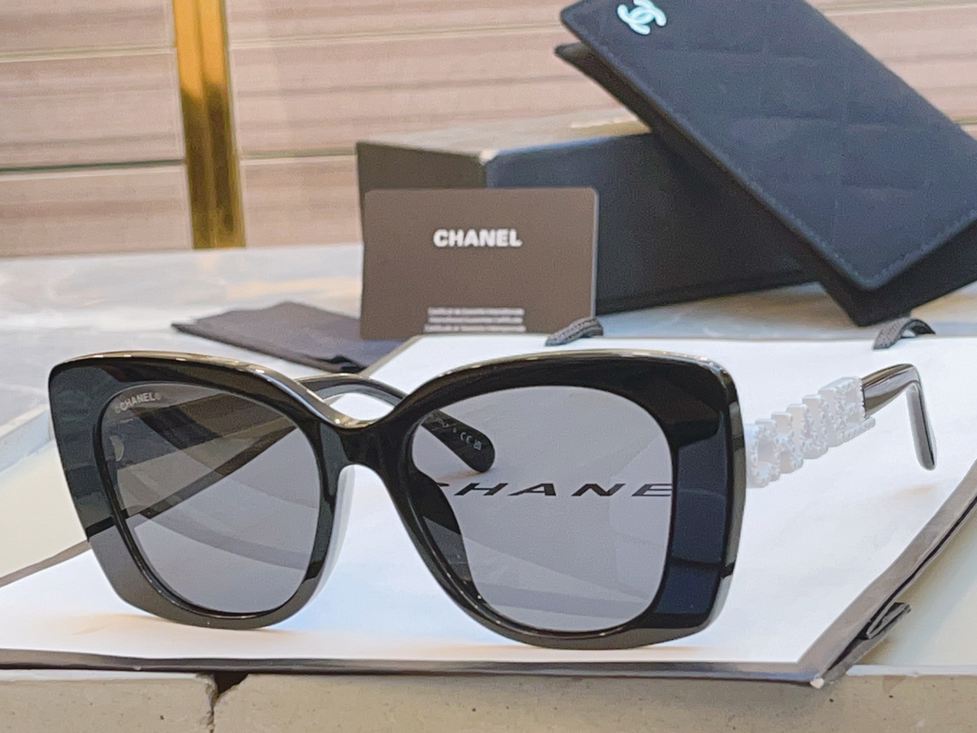 ，翻单到货，火爆黑白色搭配到货！【CHANE*】香奈*儿 CH5422B  时尚太阳眼镜 ‼️香奈儿矩形