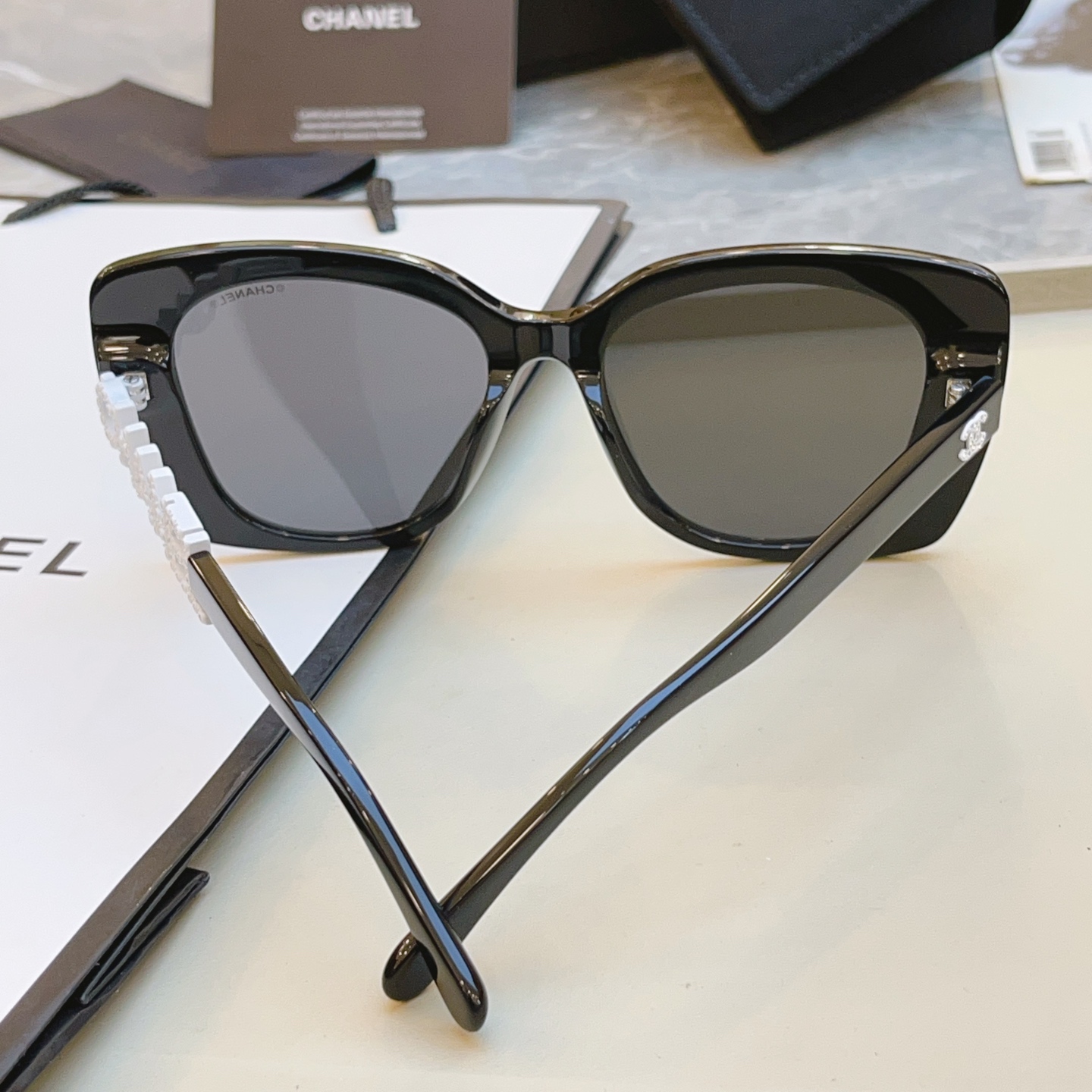 ，翻单到货，火爆黑白色搭配到货！【CHANE*】香奈*儿 CH5422B  时尚太阳眼镜 ‼️香奈儿矩形