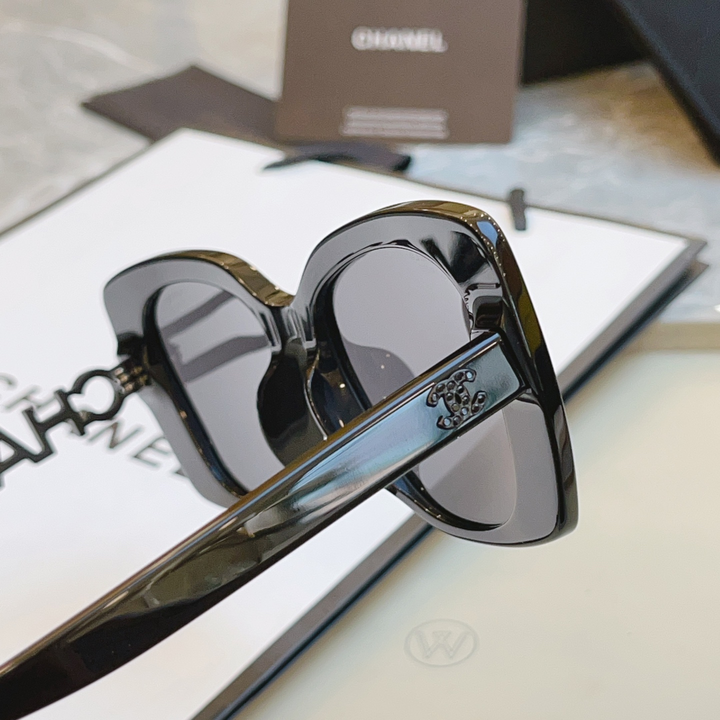 ，翻单到货，火爆黑白色搭配到货！【CHANE*】香奈*儿 CH5422B  时尚太阳眼镜 ‼️香奈儿矩形