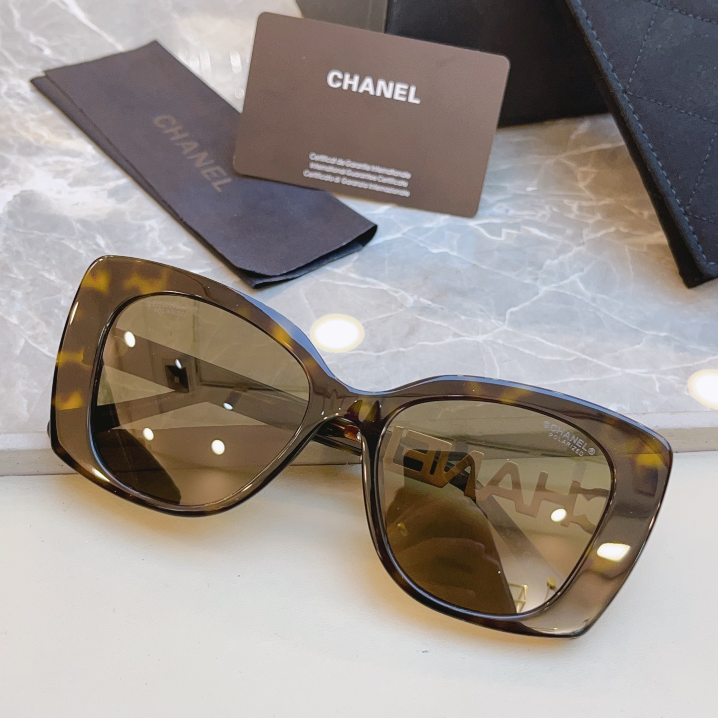 ，翻单到货，火爆黑白色搭配到货！【CHANE*】香奈*儿 CH5422B  时尚太阳眼镜 ‼️香奈儿矩形