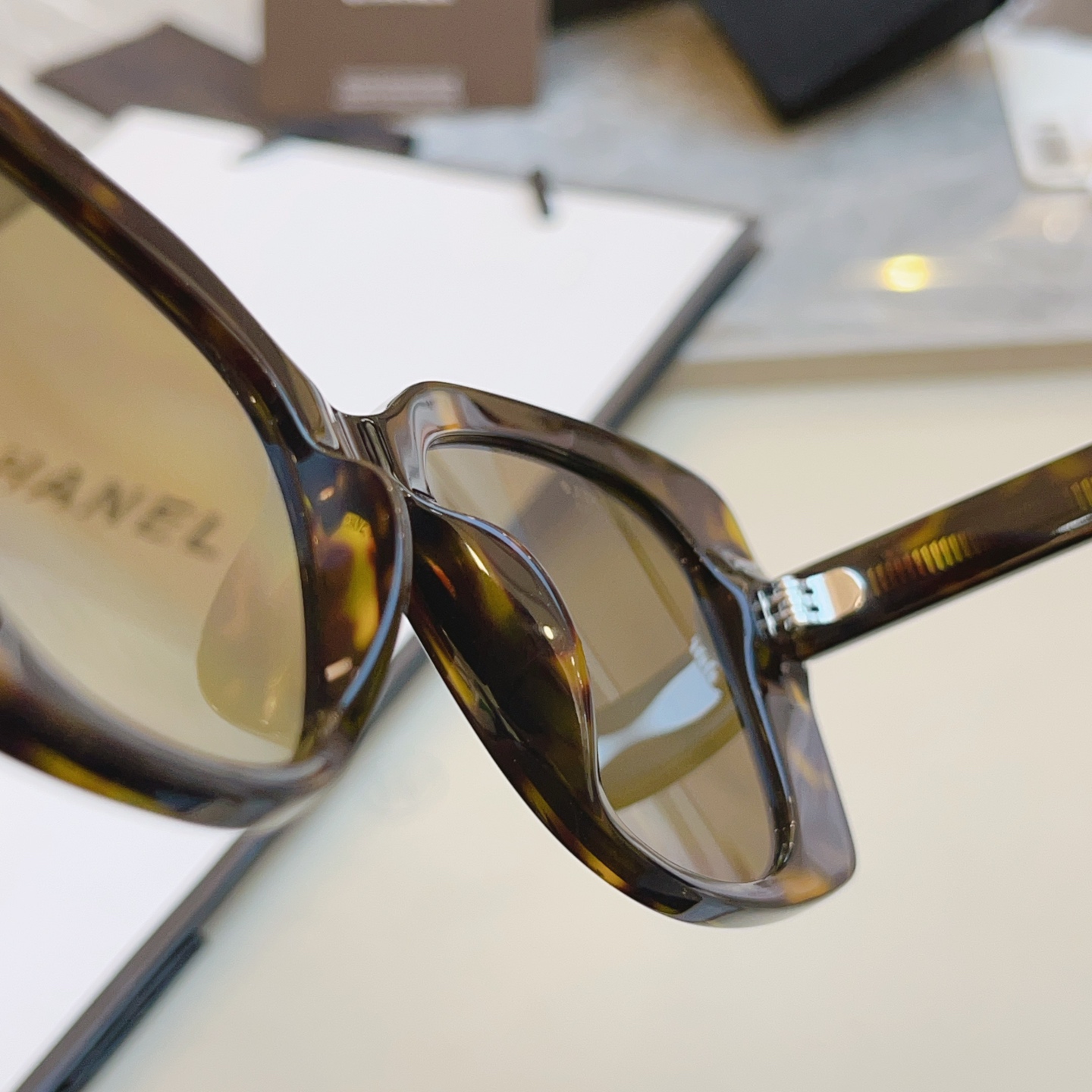 ，翻单到货，火爆黑白色搭配到货！【CHANE*】香奈*儿 CH5422B  时尚太阳眼镜 ‼️香奈儿矩形