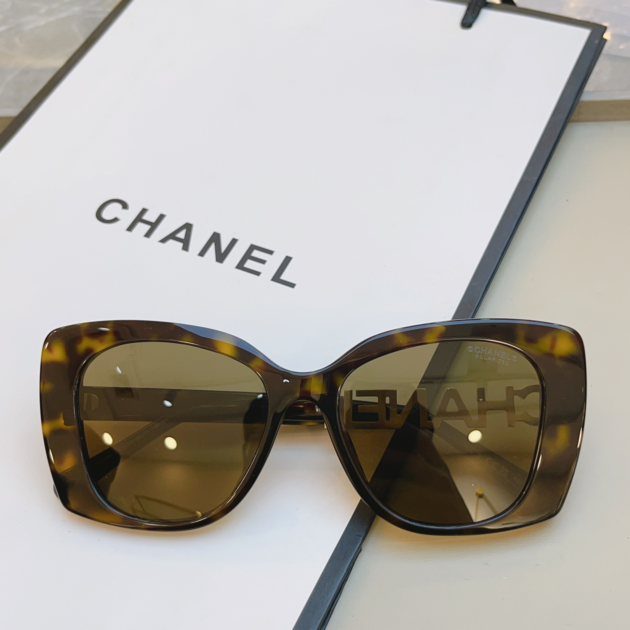 ，翻单到货，火爆黑白色搭配到货！【CHANE*】香奈*儿 CH5422B  时尚太阳眼镜 ‼️香奈儿矩形