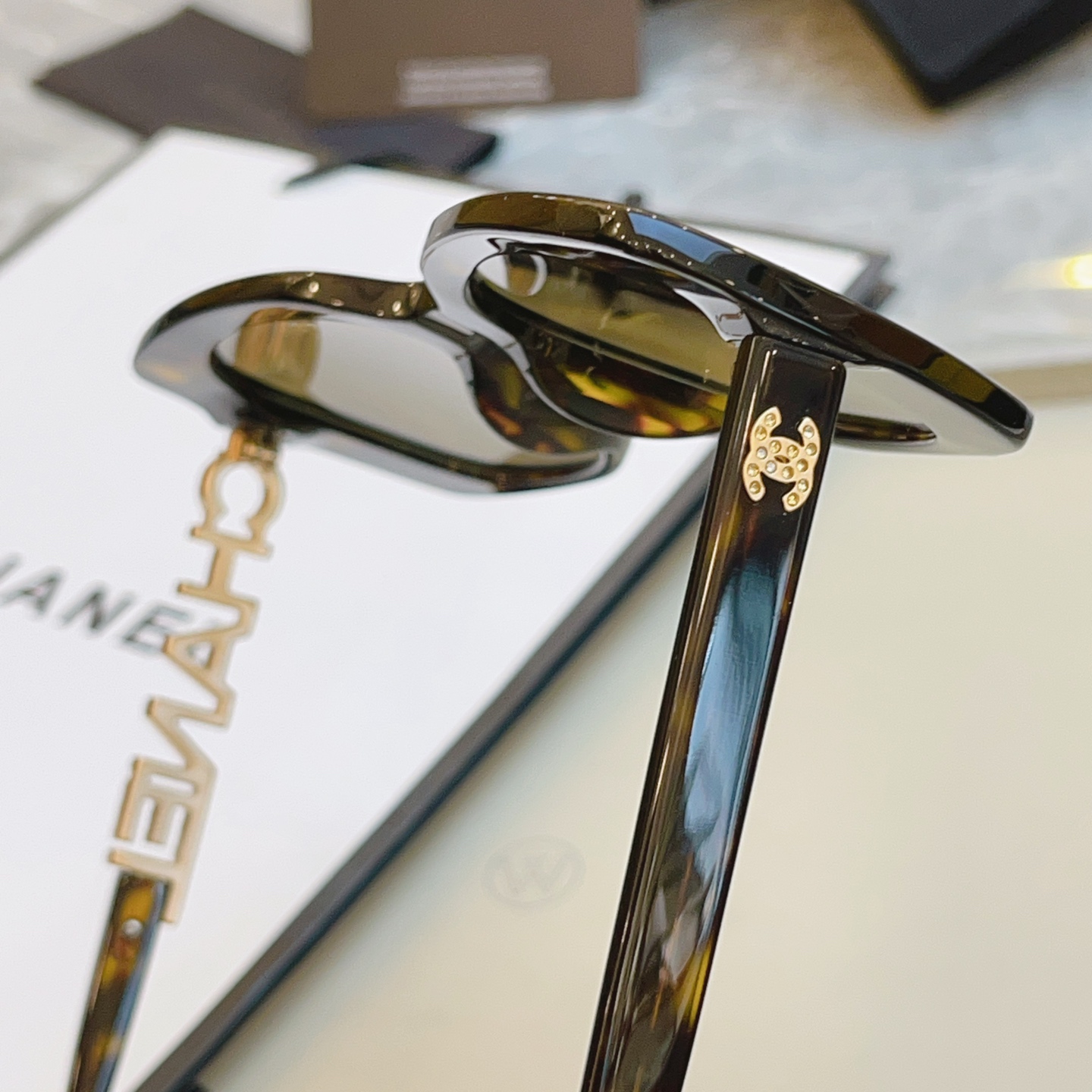 ，翻单到货，火爆黑白色搭配到货！【CHANE*】香奈*儿 CH5422B  时尚太阳眼镜 ‼️香奈儿矩形