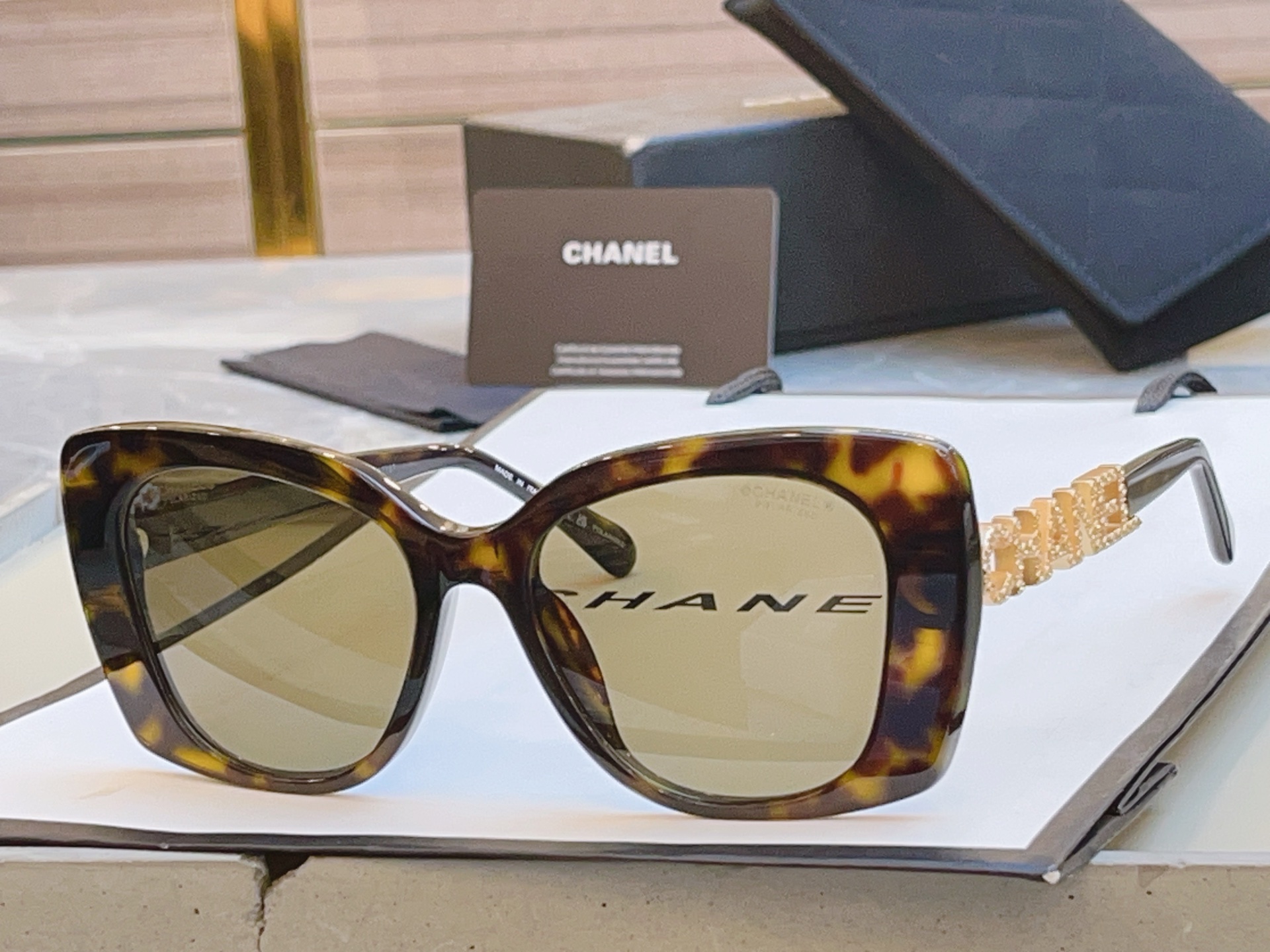 ，翻单到货，火爆黑白色搭配到货！【CHANE*】香奈*儿 CH5422B  时尚太阳眼镜 ‼️香奈儿矩形