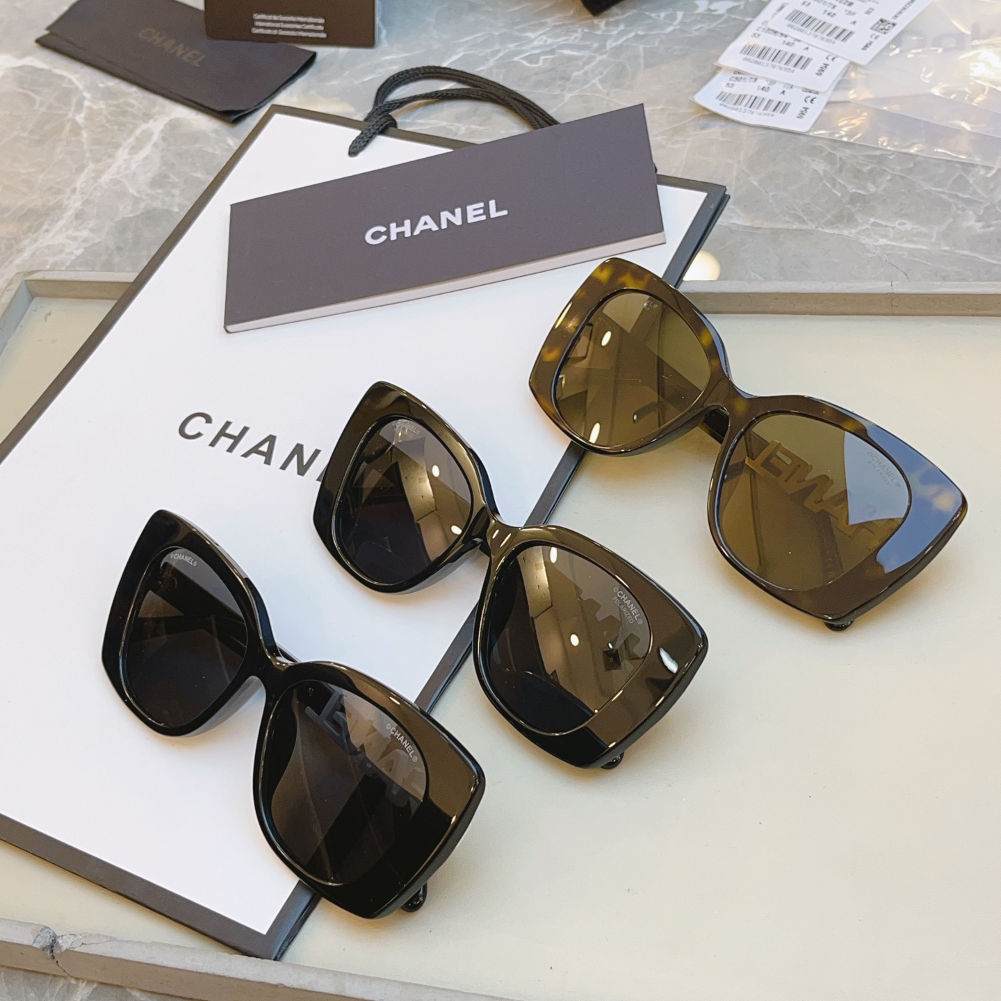 ，翻单到货，火爆黑白色搭配到货！【CHANE*】香奈*儿 CH5422B  时尚太阳眼镜 ‼️香奈儿矩形