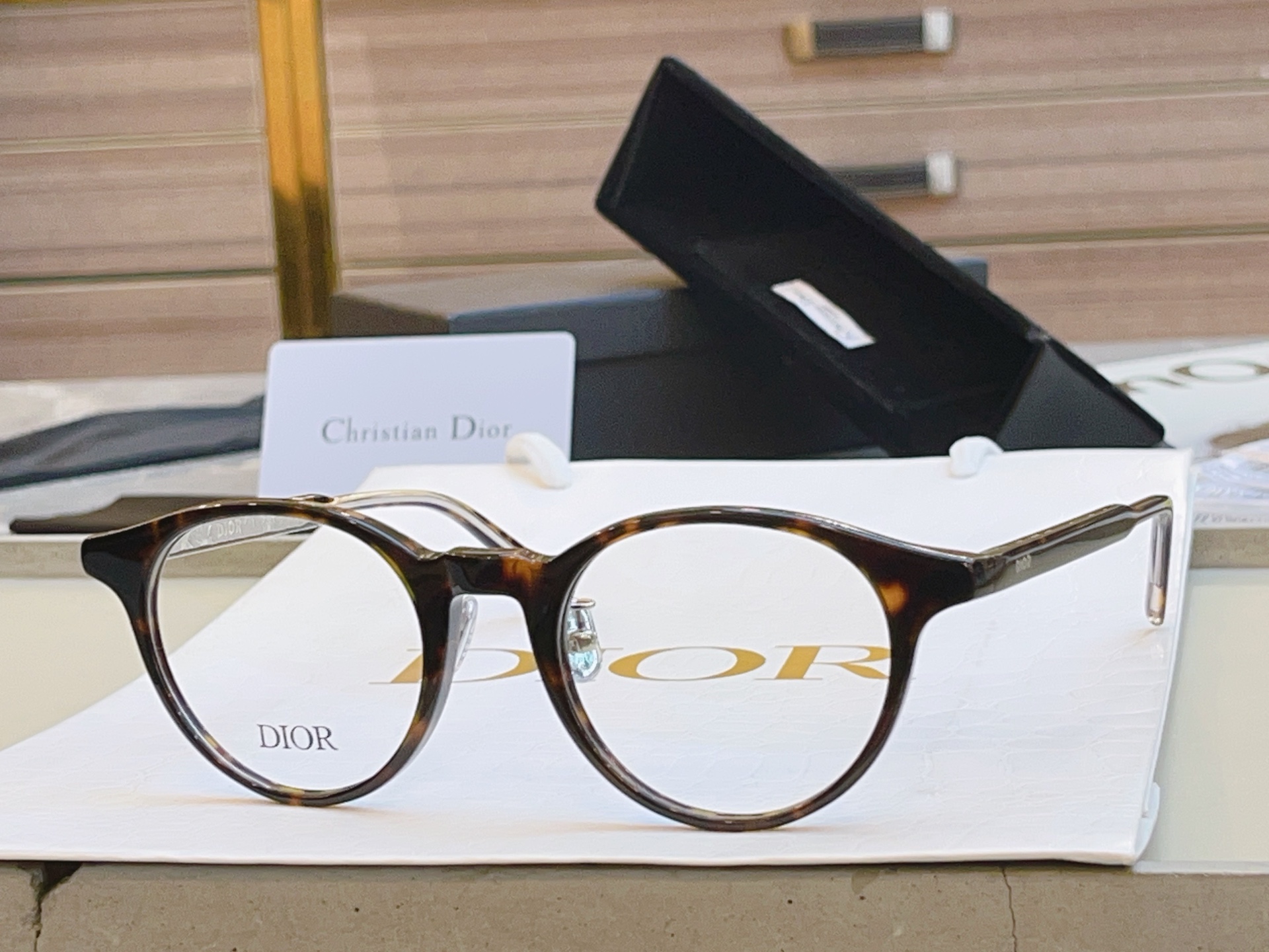 ，【Dio*】迪*奥新款光学架，
Mod：InDior O R1F，Size：50口21-145