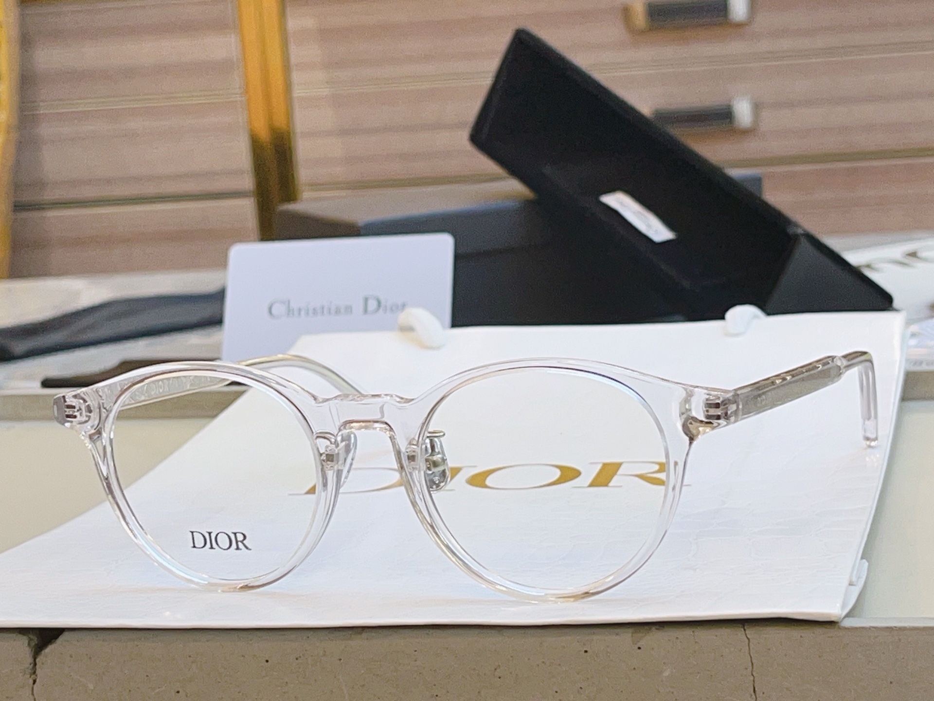 ，【Dio*】迪*奥新款光学架，
Mod：InDior O R1F，Size：50口21-145