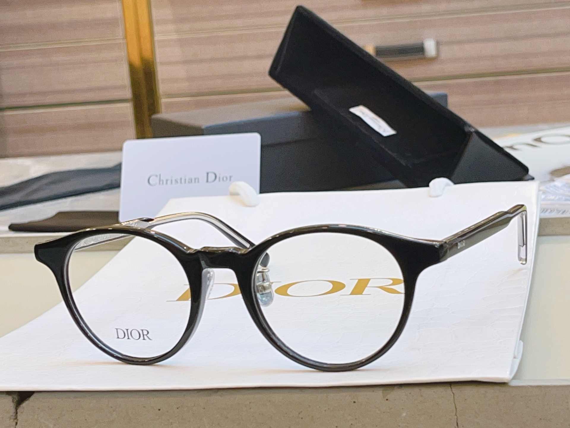 ，【Dio*】迪*奥新款光学架，
Mod：InDior O R1F，Size：50口21-145