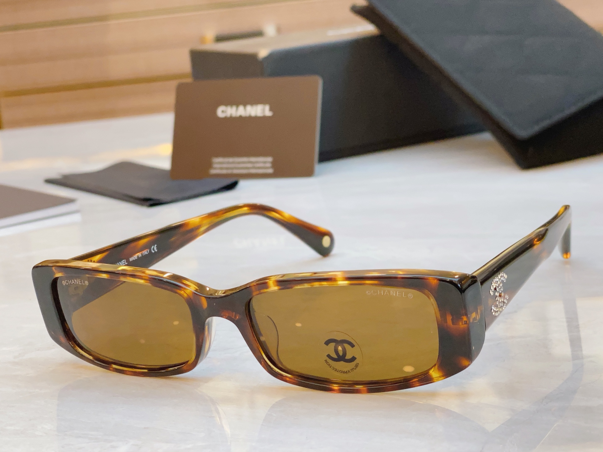 ，【CHANE*】香奈儿新款太阳镜，MODEL：CH5009，SIZE：54口18-145