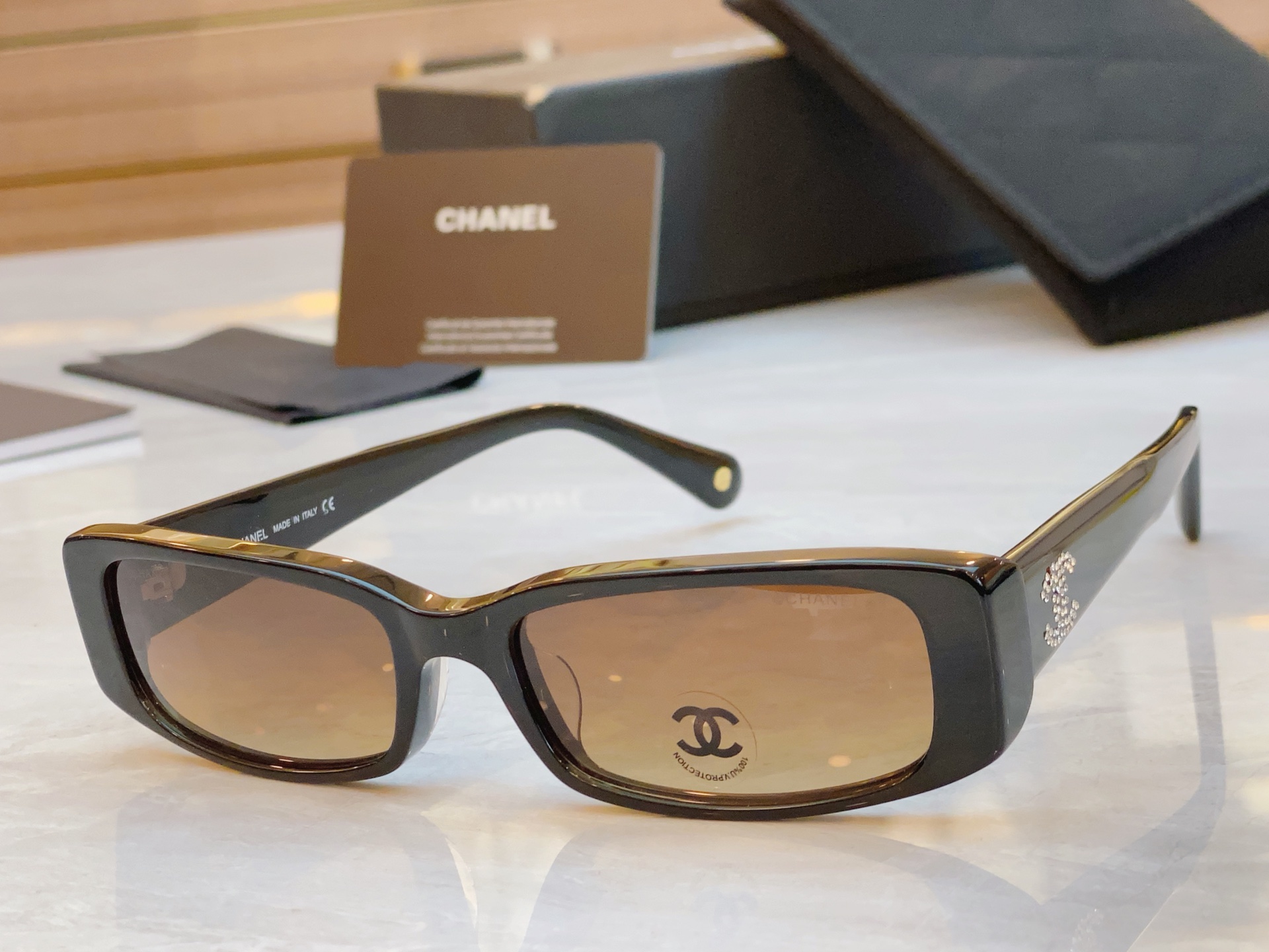 ，【CHANE*】香奈儿新款太阳镜，MODEL：CH5009，SIZE：54口18-145