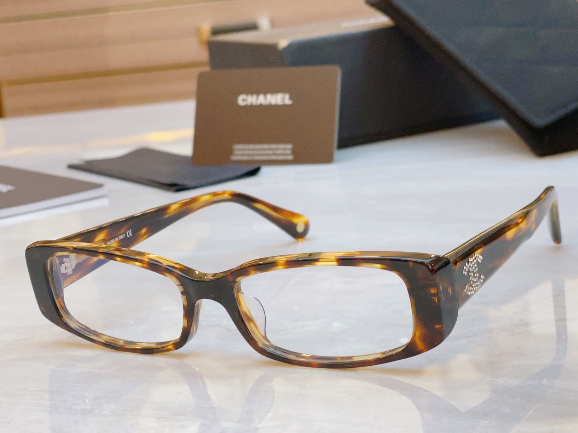 ，【CHANE*】香奈儿新款太阳镜，MODEL：CH5009，SIZE：54口18-145