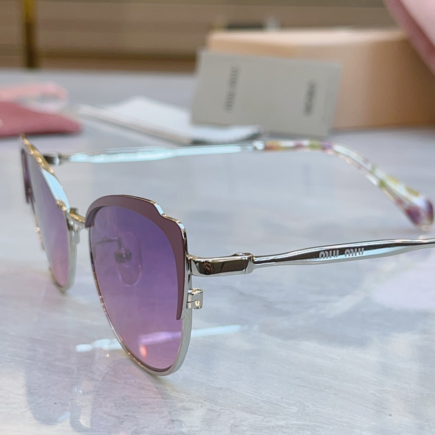 ，【MIUMI*】缪*缪新款太阳镜🕶️，ModMU 54AV，SIZE54-18-145