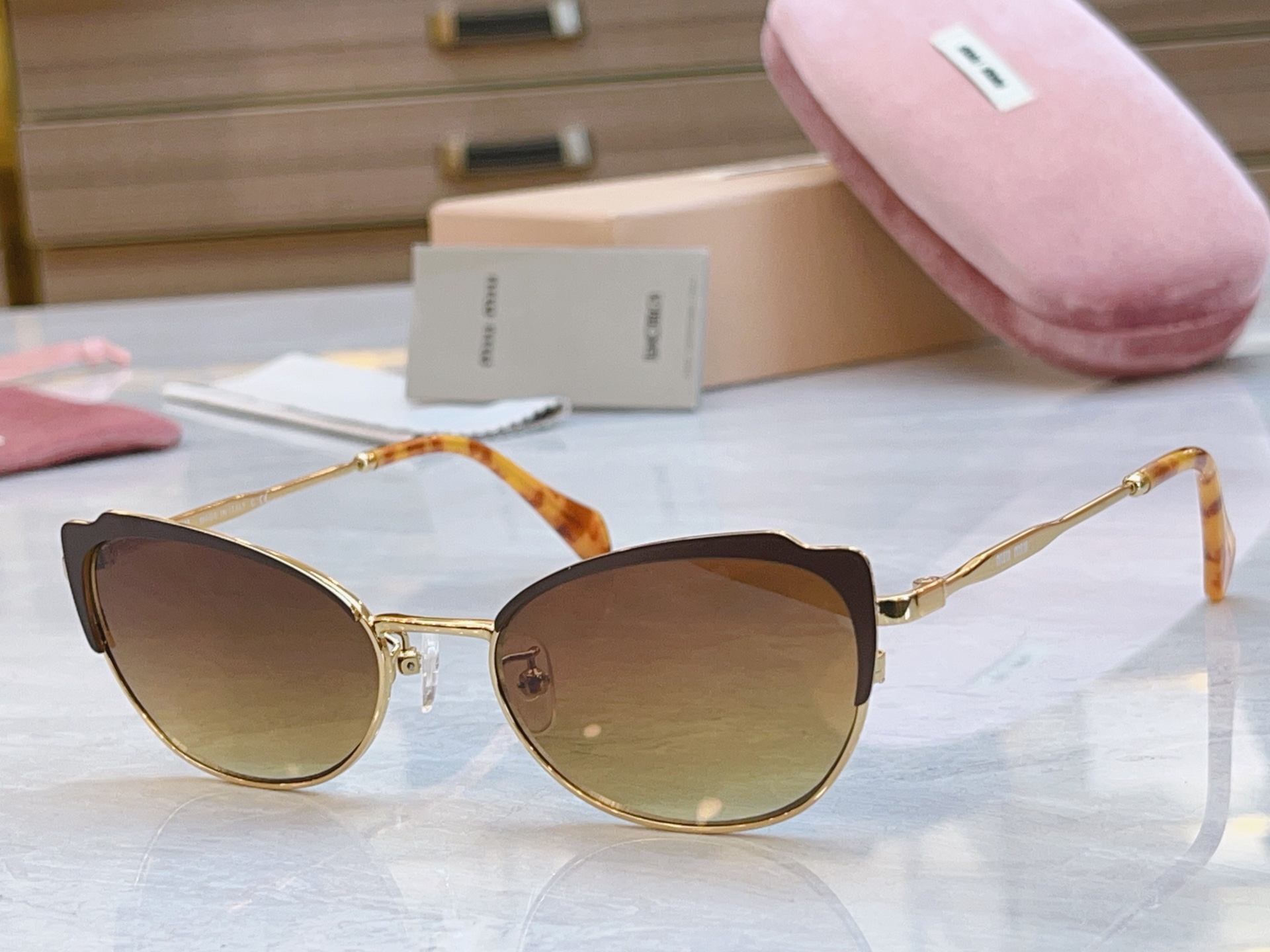 ，【MIUMI*】缪*缪新款太阳镜🕶️，ModMU 54AV，SIZE54-18-145