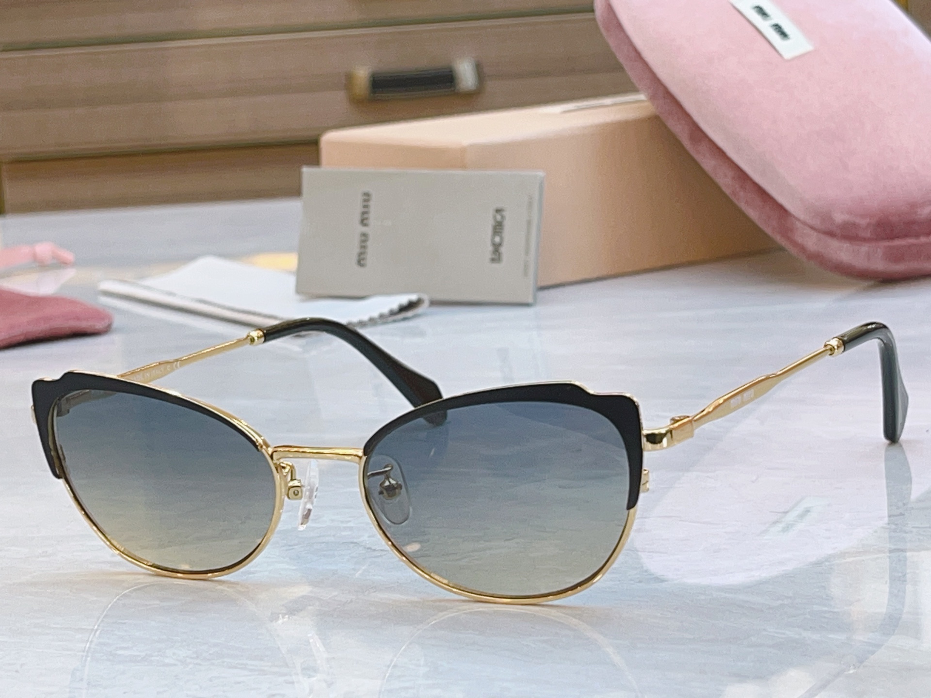 ，【MIUMI*】缪*缪新款太阳镜🕶️，ModMU 54AV，SIZE54-18-145