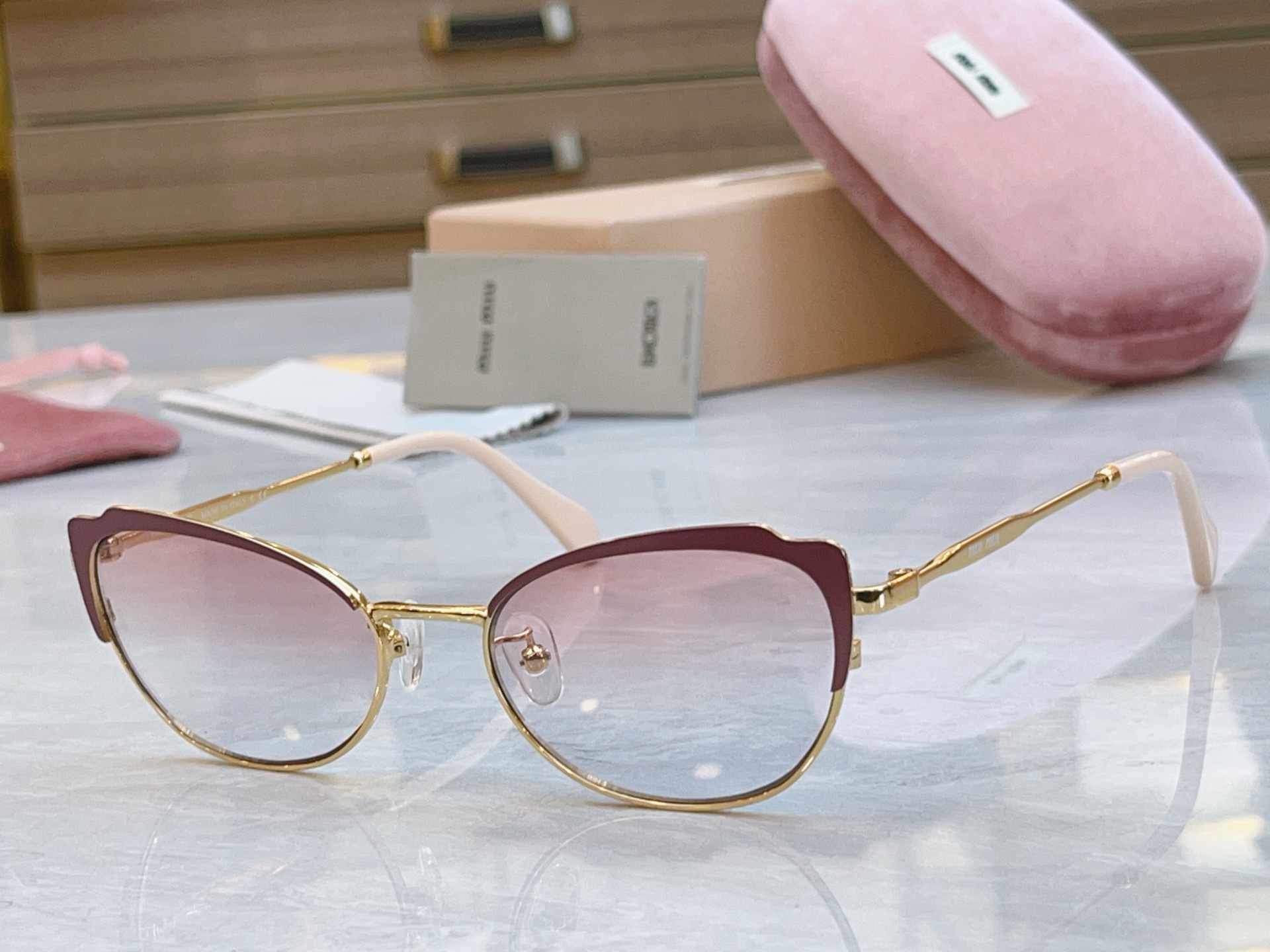 ，【MIUMI*】缪*缪新款太阳镜🕶️，ModMU 54AV，SIZE54-18-145