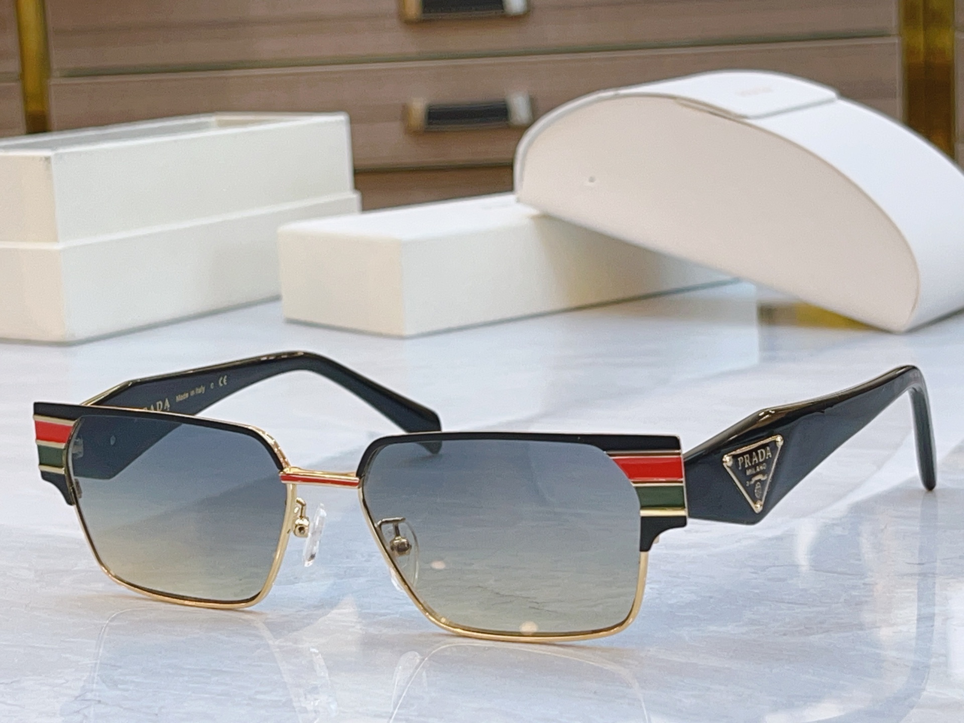 ，【PRAD*】普拉*达新款太阳镜，MODEL：PR 113，SIZE：56口16-145