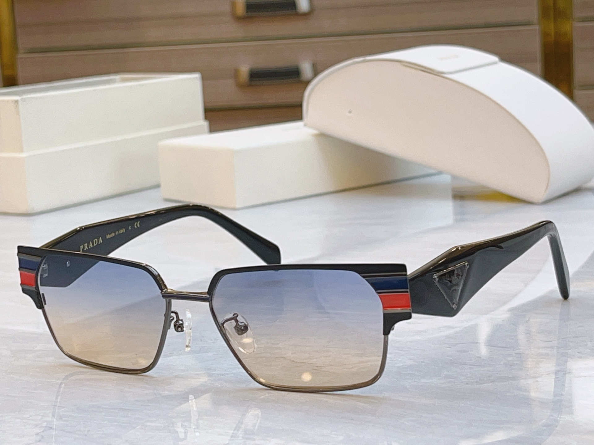 ，【PRAD*】普拉*达新款太阳镜，MODEL：PR 113，SIZE：56口16-145