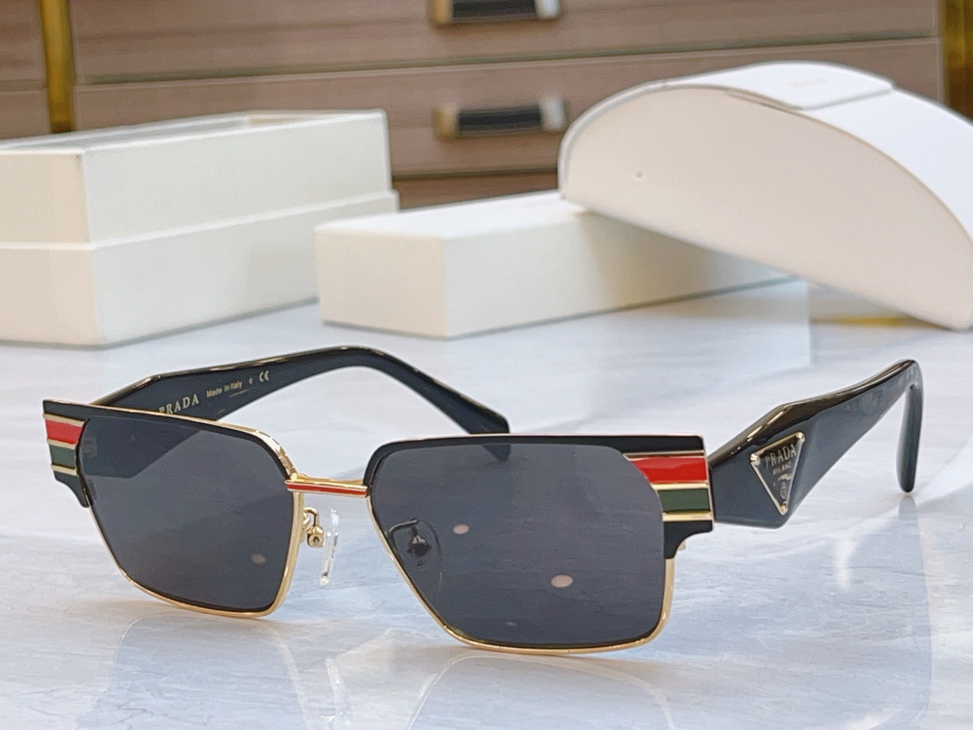 ，【PRAD*】普拉*达新款太阳镜，MODEL：PR 113，SIZE：56口16-145