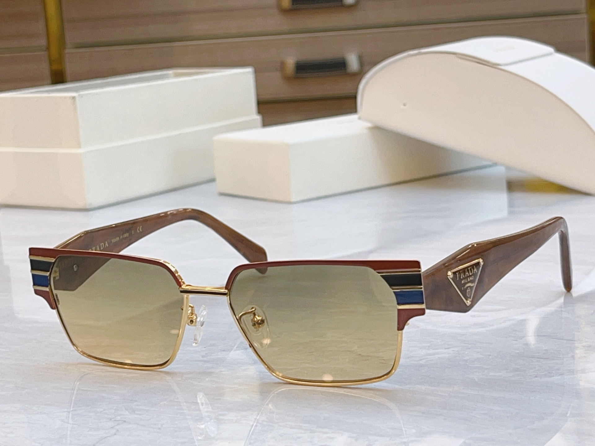 ，【PRAD*】普拉*达新款太阳镜，MODEL：PR 113，SIZE：56口16-145