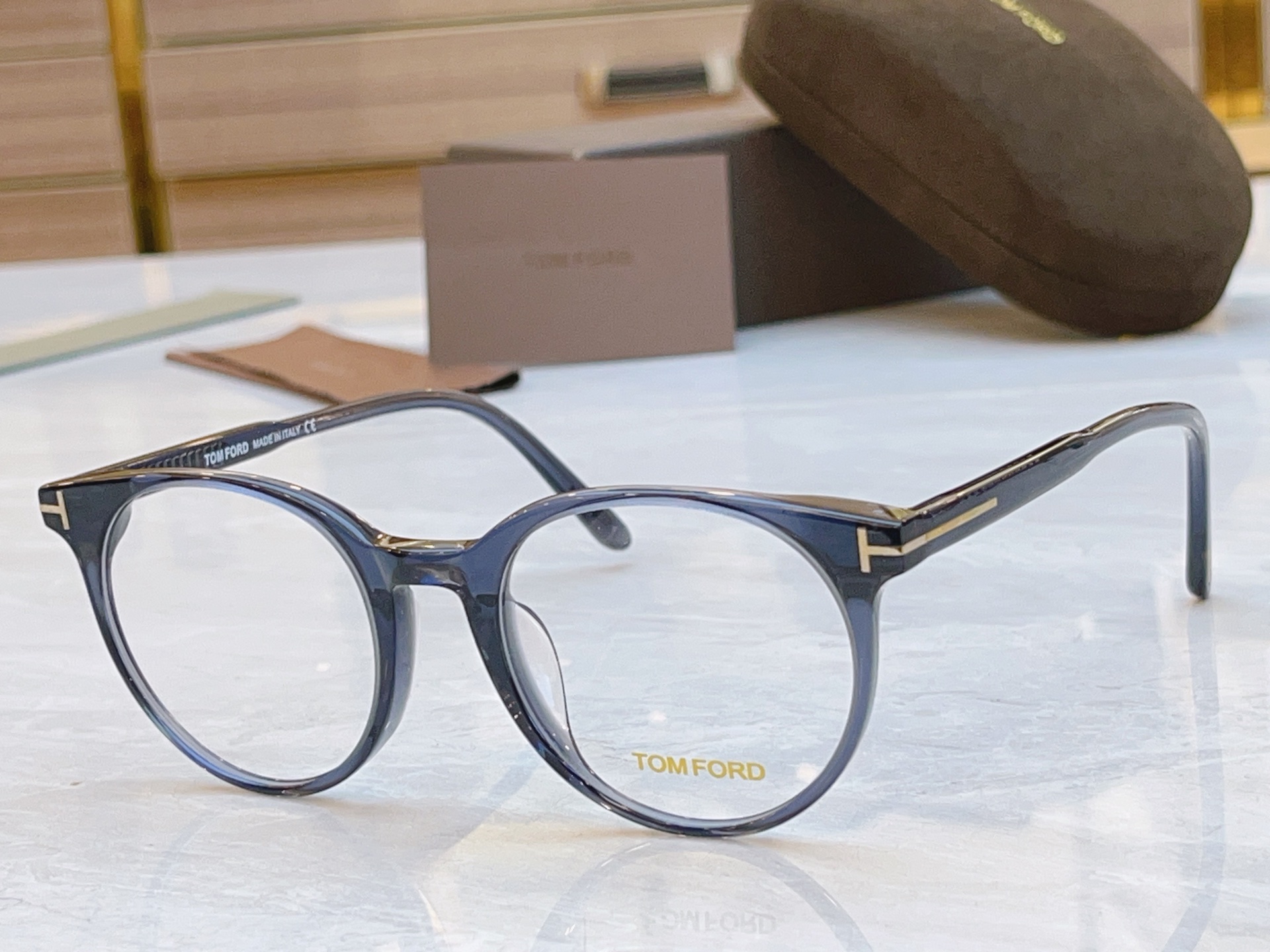 ，【TOM FOR*】汤姆*福特新款眼镜架，MODEL：TF5695，SIZE：51口20-145