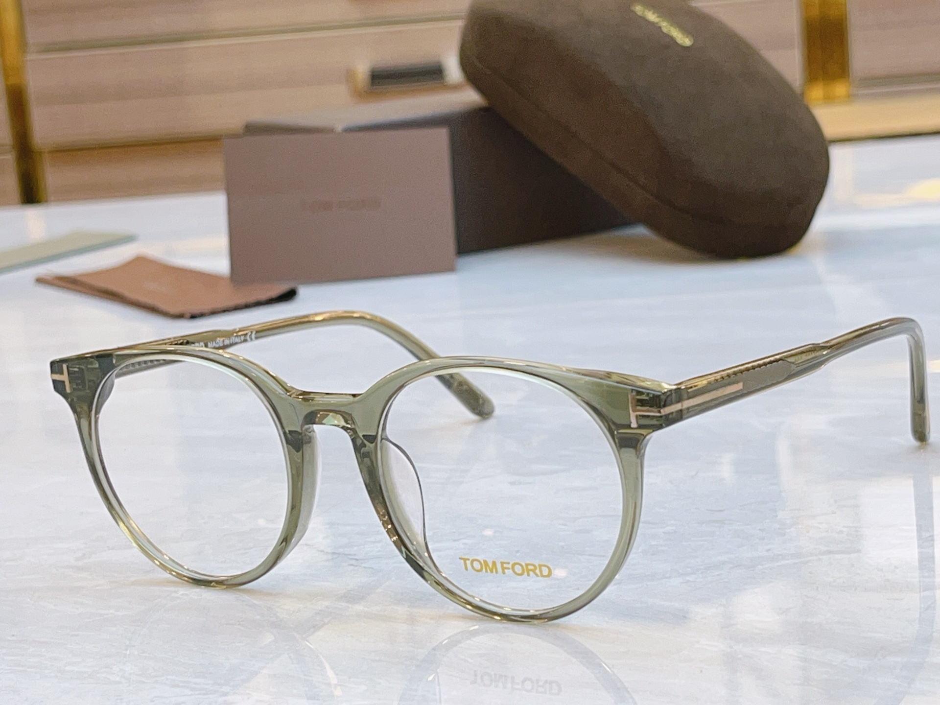 ，【TOM FOR*】汤姆*福特新款眼镜架，MODEL：TF5695，SIZE：51口20-145