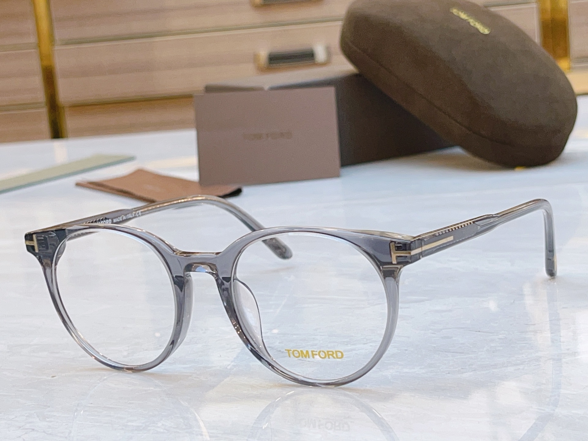 ，【TOM FOR*】汤姆*福特新款眼镜架，MODEL：TF5695，SIZE：51口20-145