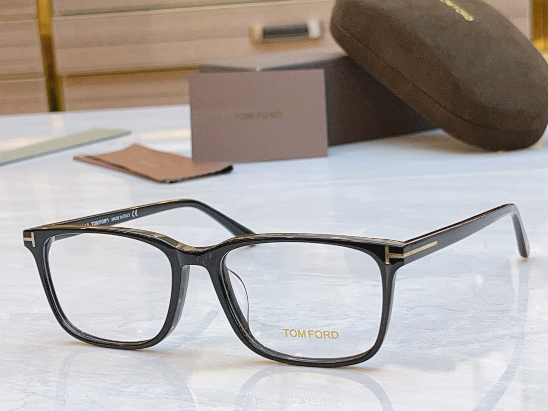 ，【TOM FOR*】汤姆*福特新款眼镜架，MODEL：TF5735，SIZE：56口17-145