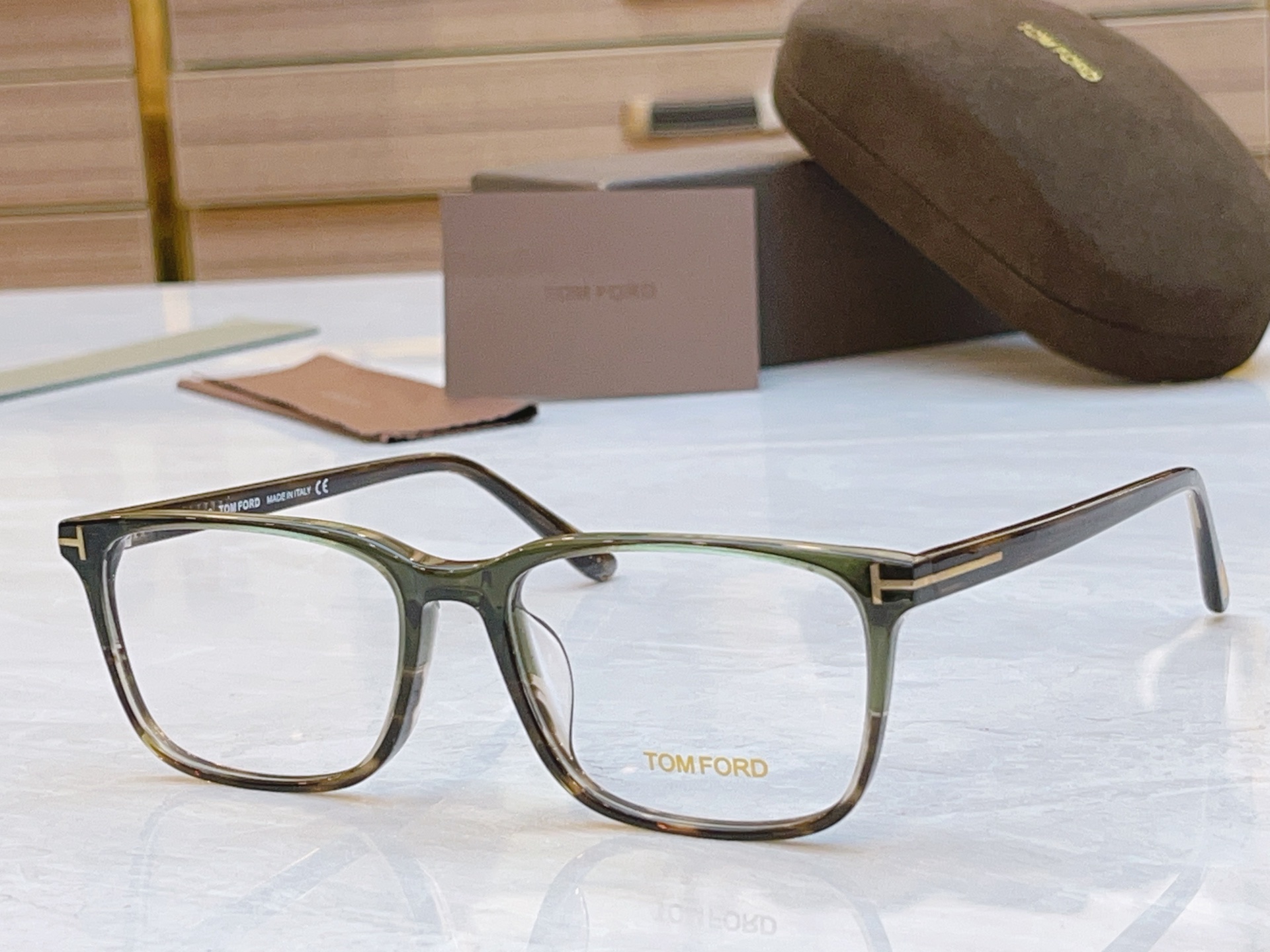 ，【TOM FOR*】汤姆*福特新款眼镜架，MODEL：TF5735，SIZE：56口17-145