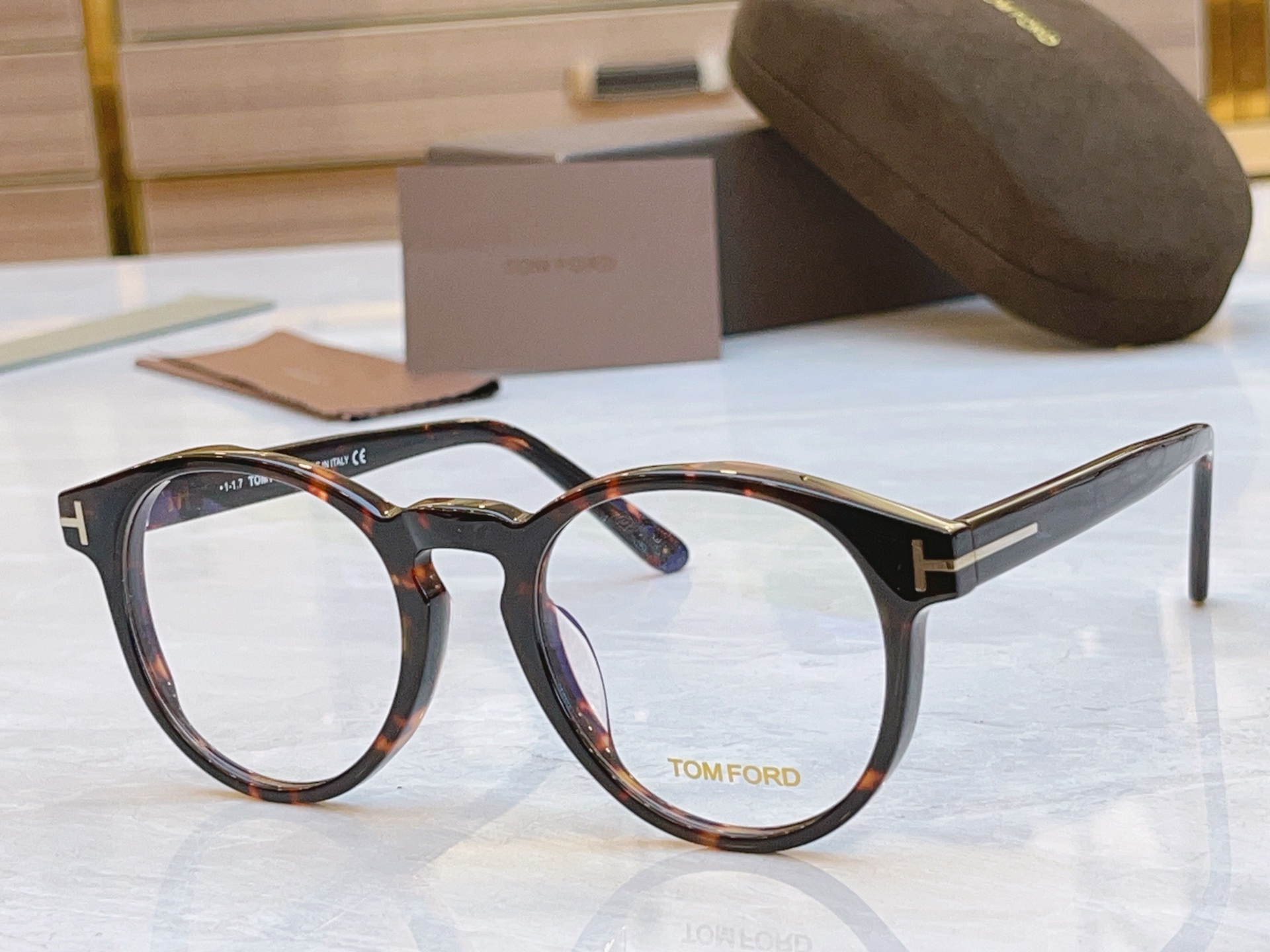 ，【TOM FOR*】汤姆*福特新款眼镜架，MODEL：TF0591，SIZE：51口20-145