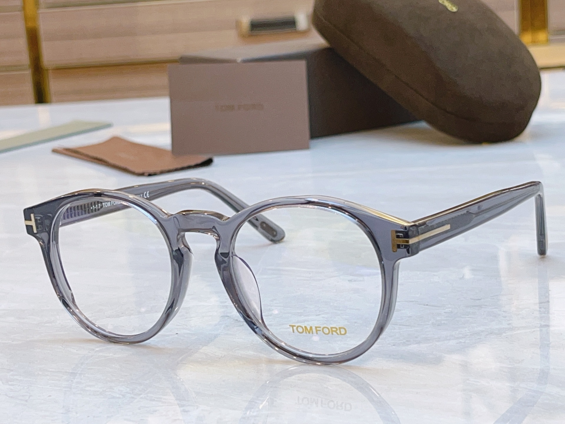 ，【TOM FOR*】汤姆*福特新款眼镜架，MODEL：TF0591，SIZE：51口20-145