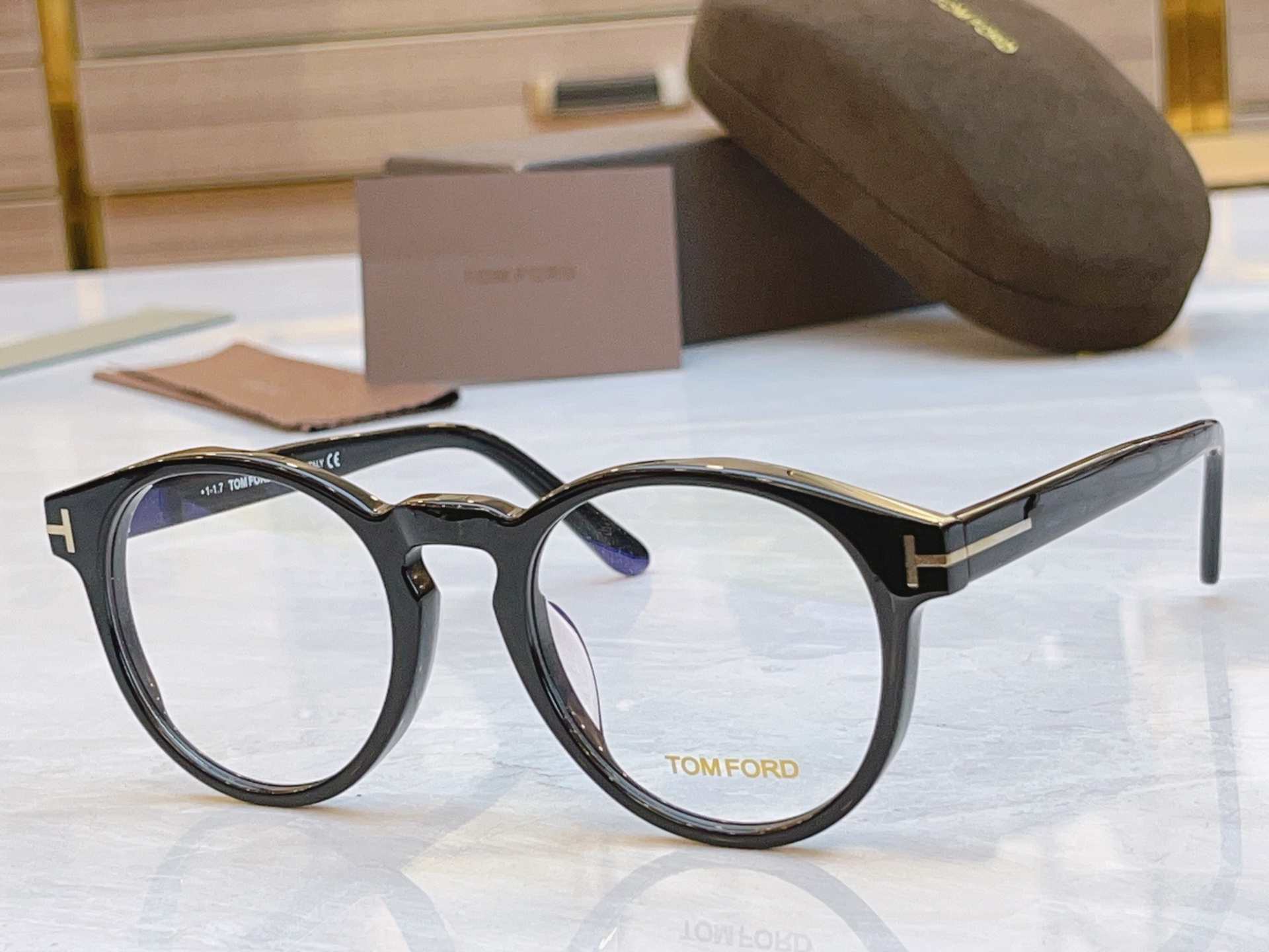 ，【TOM FOR*】汤姆*福特新款眼镜架，MODEL：TF0591，SIZE：51口20-145