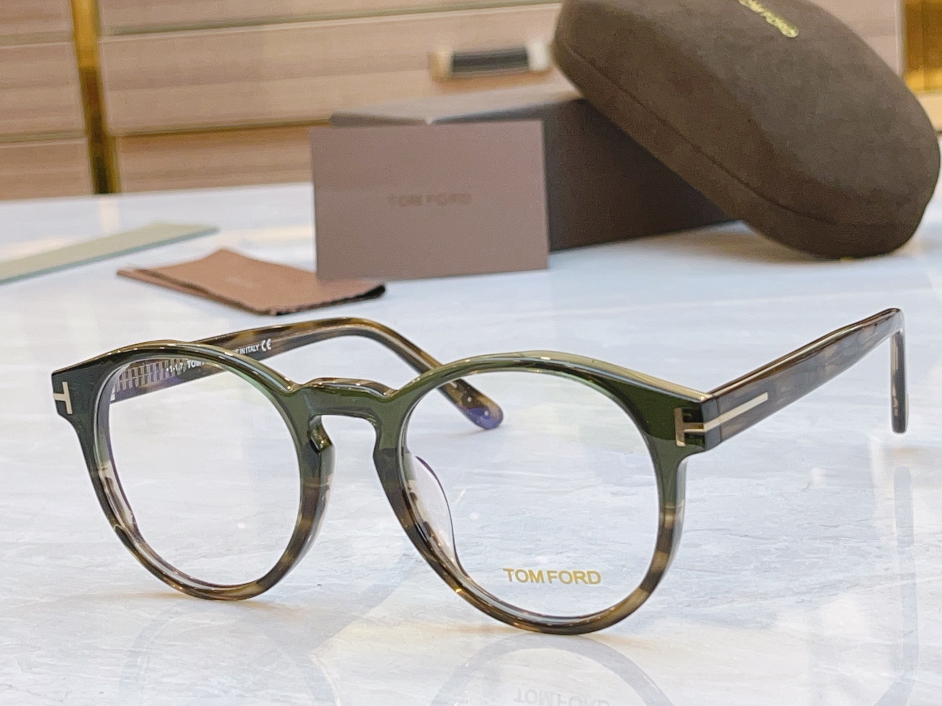 NO:368985,,【TOM FOR*】Tom Ford's new glasses frame, MODELTF0591, SIZE51 port 20-145 glasses sunglasses sunglasses, glasses, tom ford, tom ford19860909,【TOM FOR*】汤姆*福特新款眼镜架,MODELTF0591,SIZE51口20-145眼镜墨镜太阳镜,眼镜,tom ford,tom ford,glasses