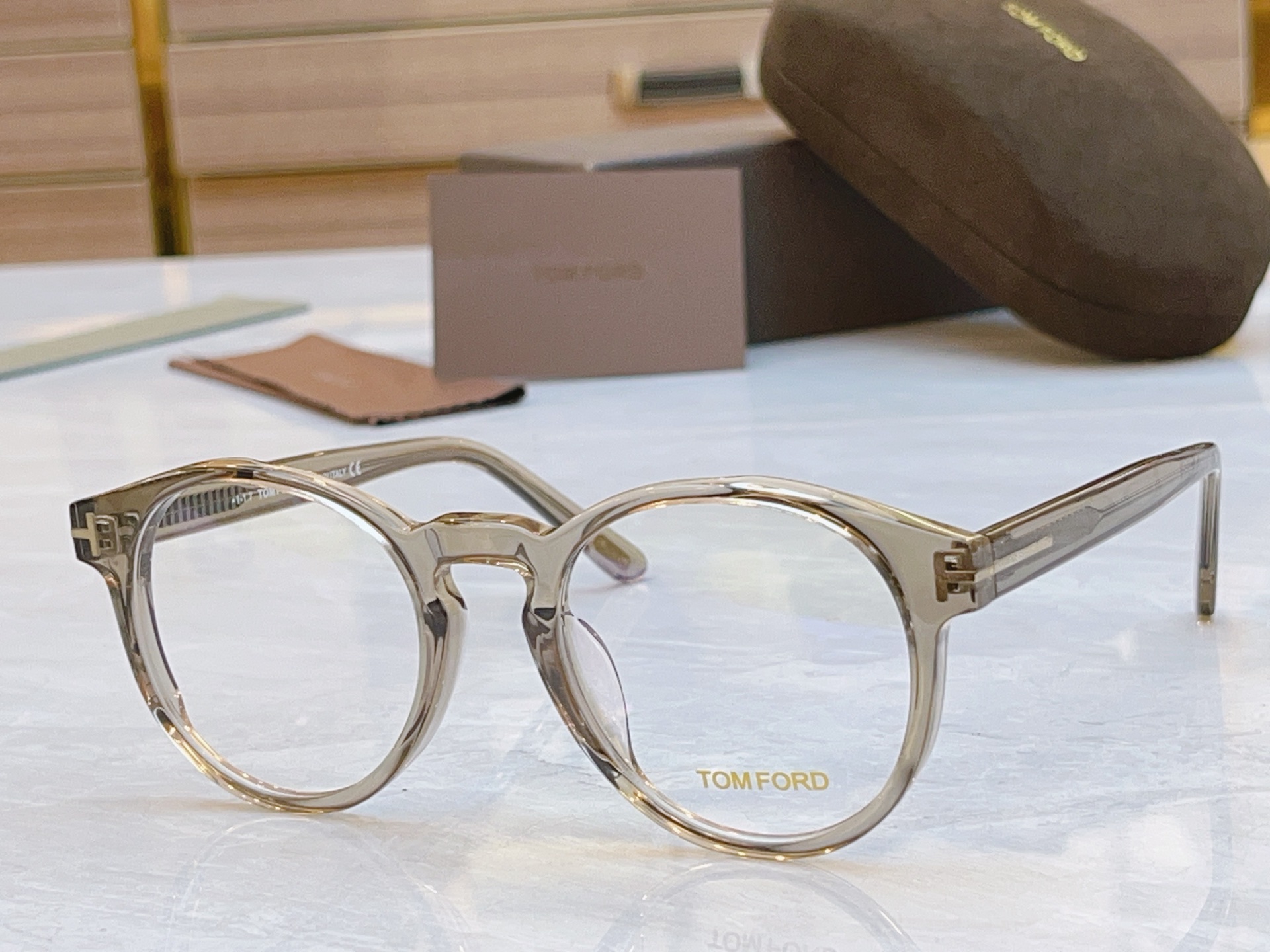 ，【TOM FOR*】汤姆*福特新款眼镜架，MODEL：TF0591，SIZE：51口20-145