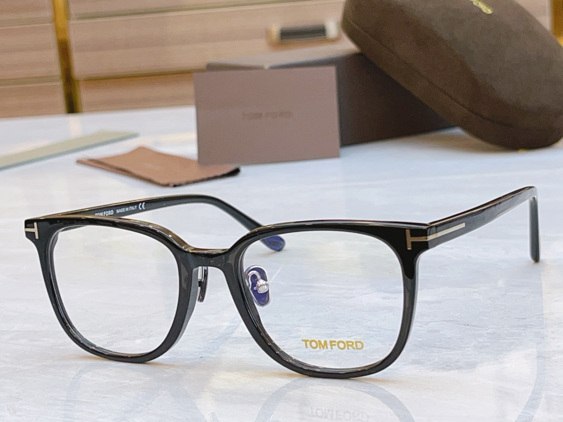 ，【TOM FOR*】汤姆*福特新款眼镜架，MODEL：TF5998-K-B，SIZE：51口19-14