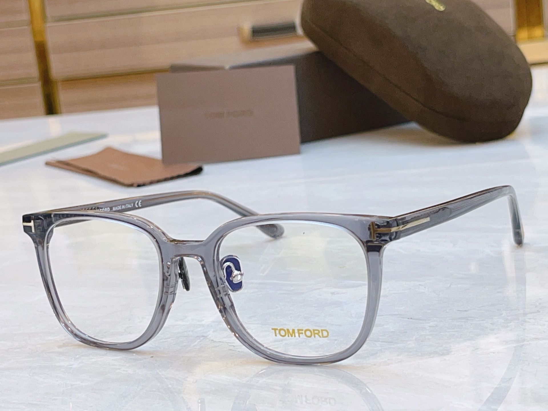 ，【TOM FOR*】汤姆*福特新款眼镜架，MODEL：TF5998-K-B，SIZE：51口19-14