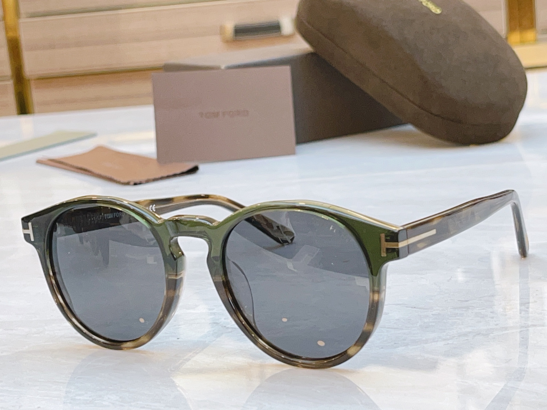 ，【TOM FOR*】汤姆*福特新款太阳镜🕶️，MODEL：TF0591，SIZE：51口20-145