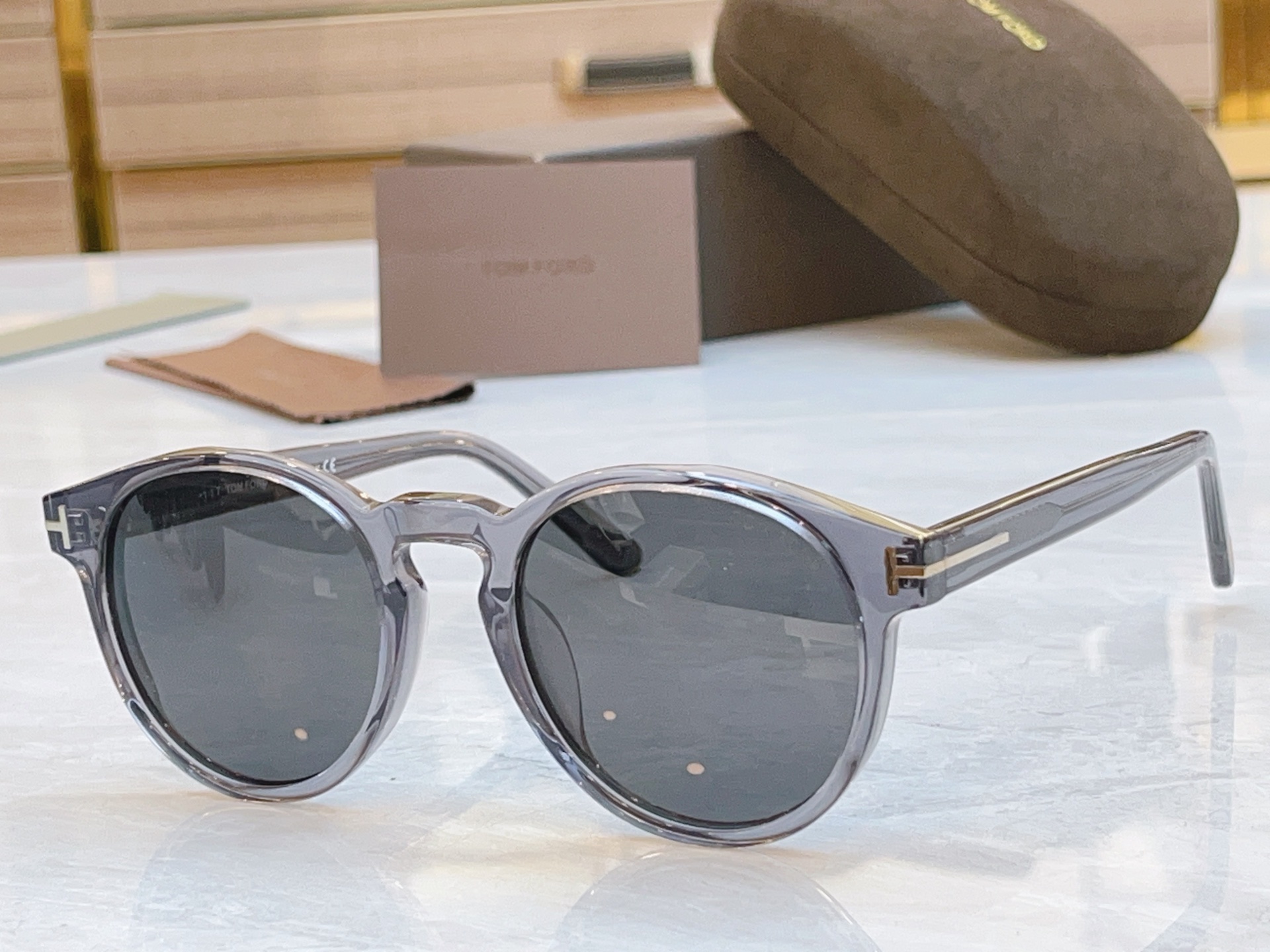 ，【TOM FOR*】汤姆*福特新款太阳镜🕶️，MODEL：TF0591，SIZE：51口20-145