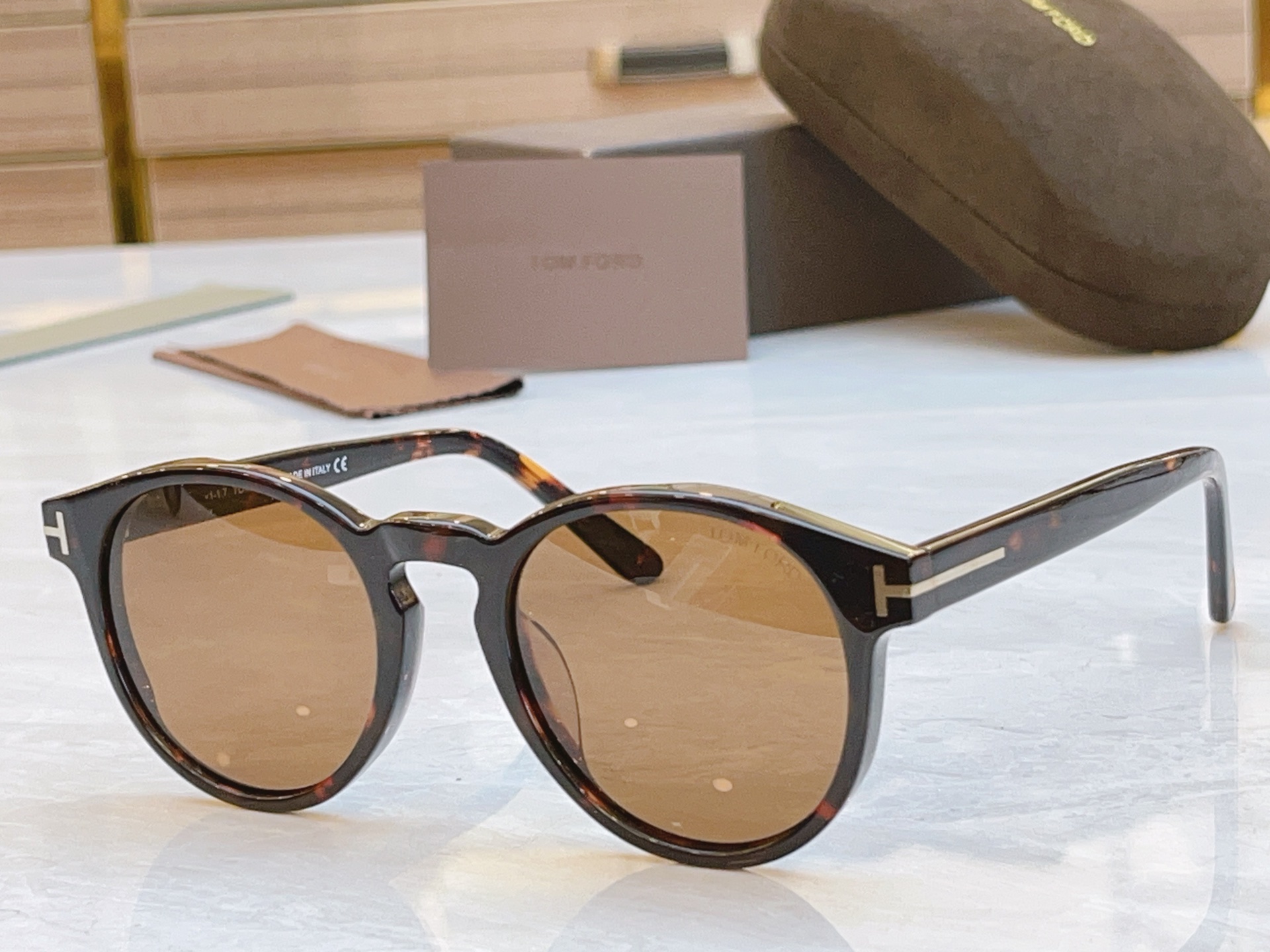 ，【TOM FOR*】汤姆*福特新款太阳镜🕶️，MODEL：TF0591，SIZE：51口20-145