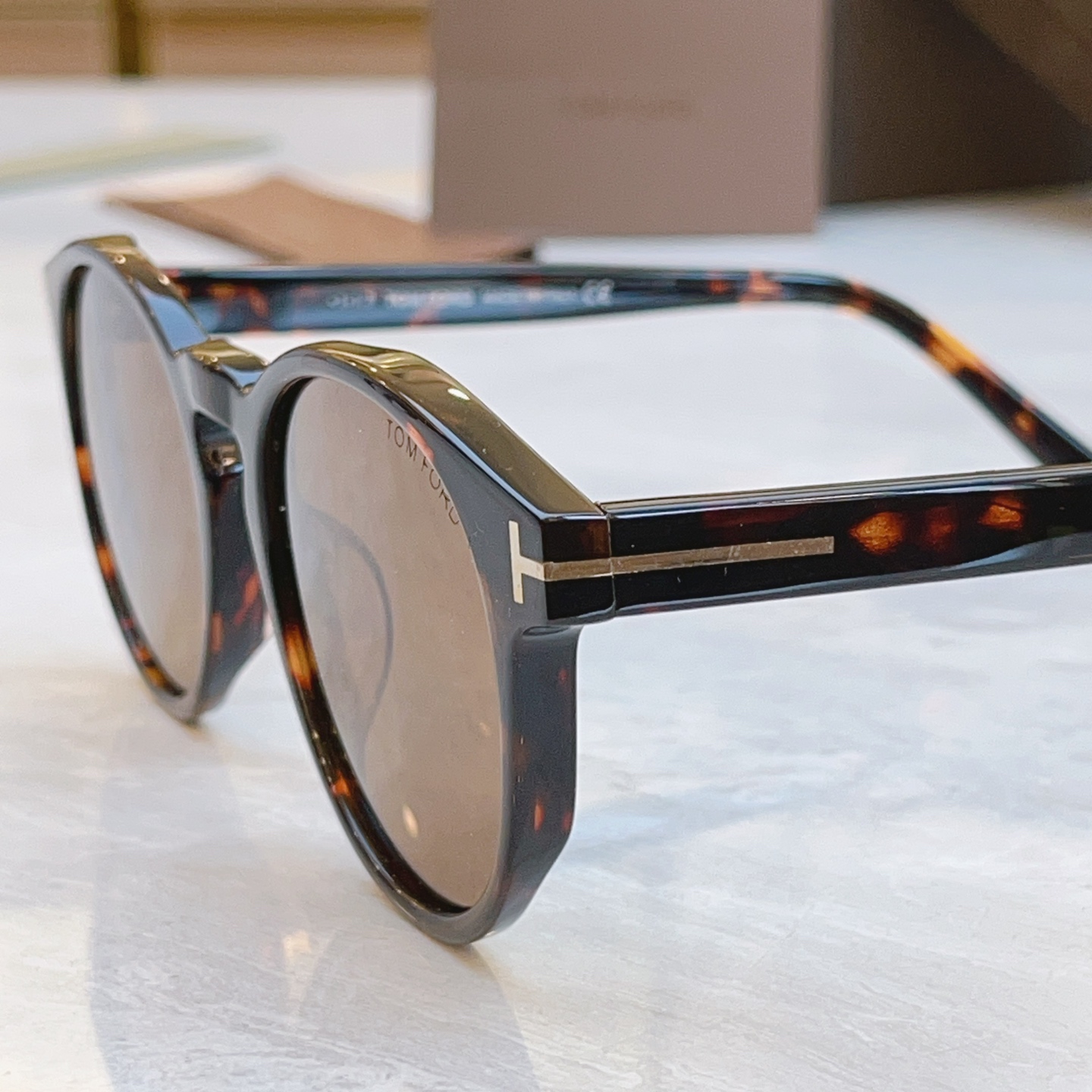 ，【TOM FOR*】汤姆*福特新款太阳镜🕶️，MODEL：TF0591，SIZE：51口20-145