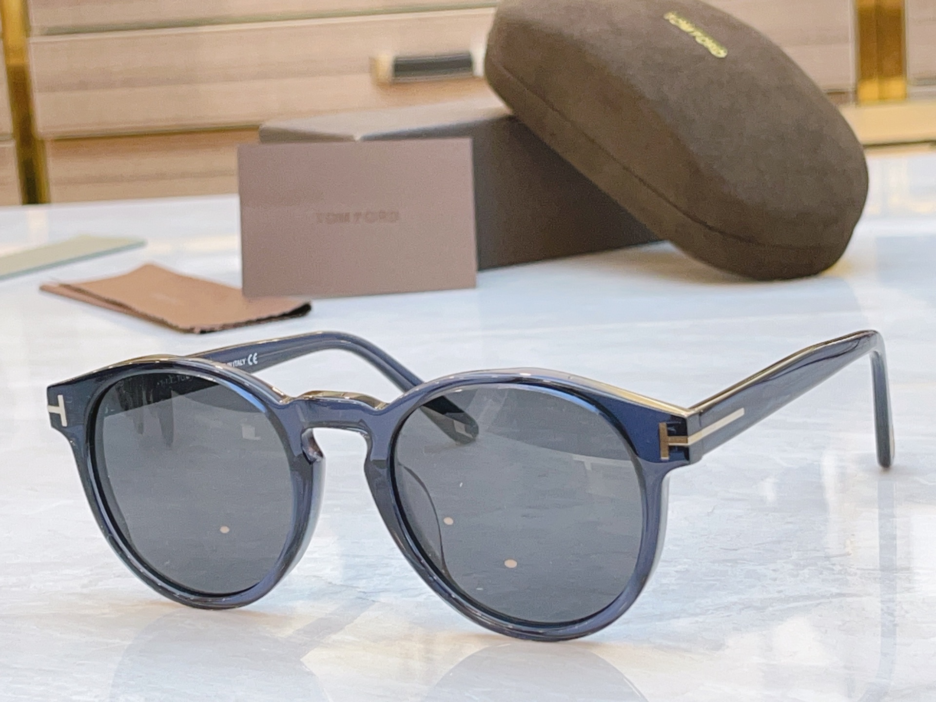 ，【TOM FOR*】汤姆*福特新款太阳镜🕶️，MODEL：TF0591，SIZE：51口20-145