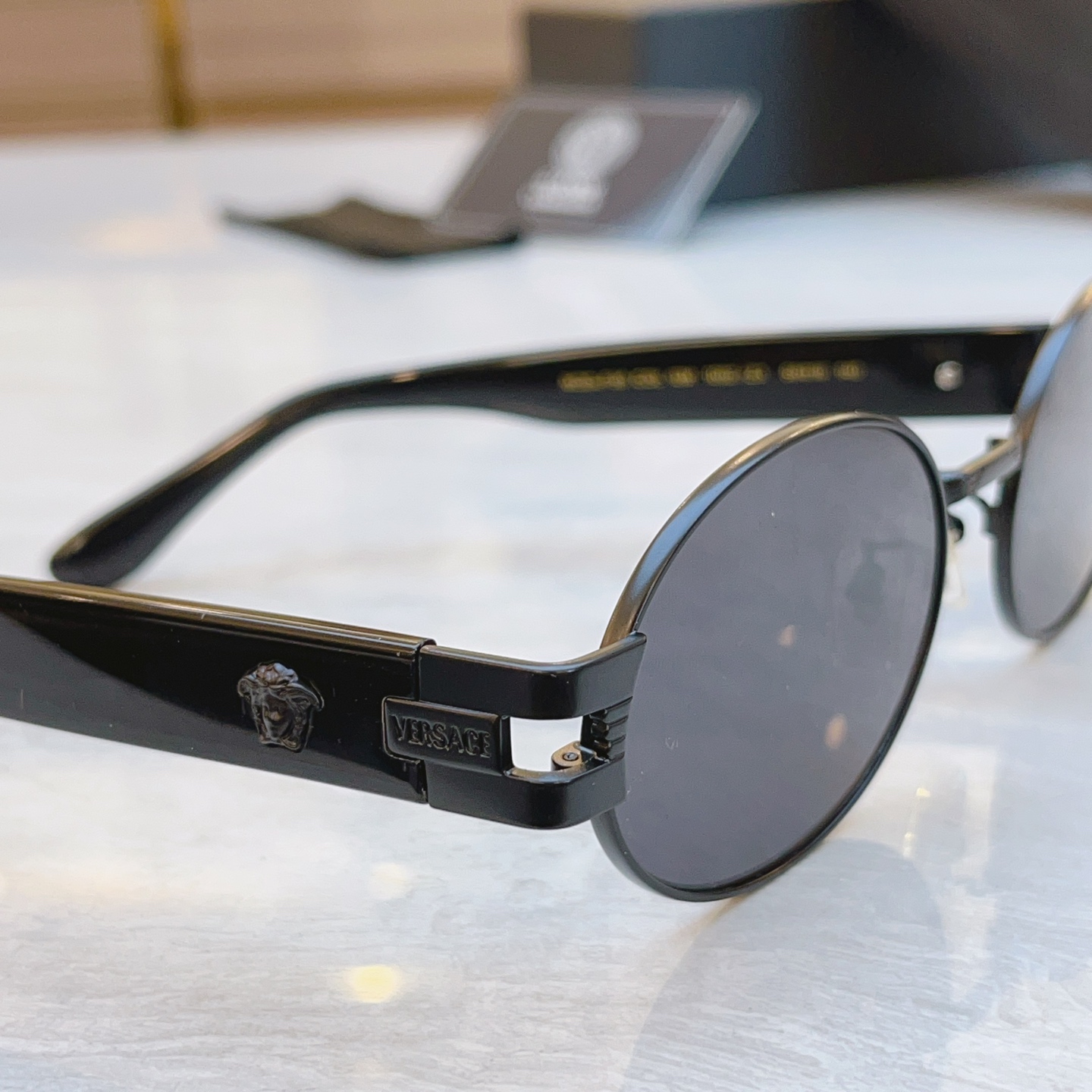 ，【VERSAC*】范思*哲新款太阳镜，
MODEL：MOD.F30，SIZE：56口19-140