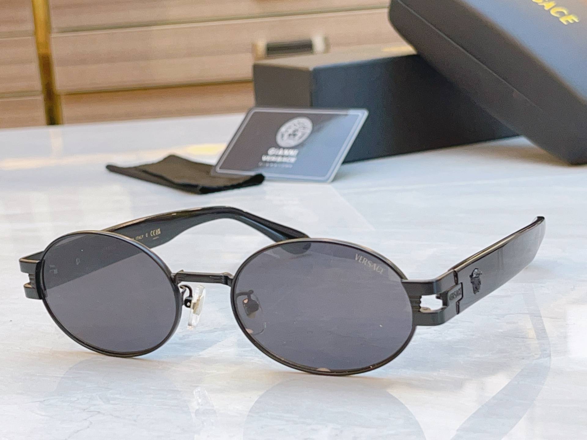 ，【VERSAC*】范思*哲新款太阳镜，
MODEL：MOD.F30，SIZE：56口19-140
