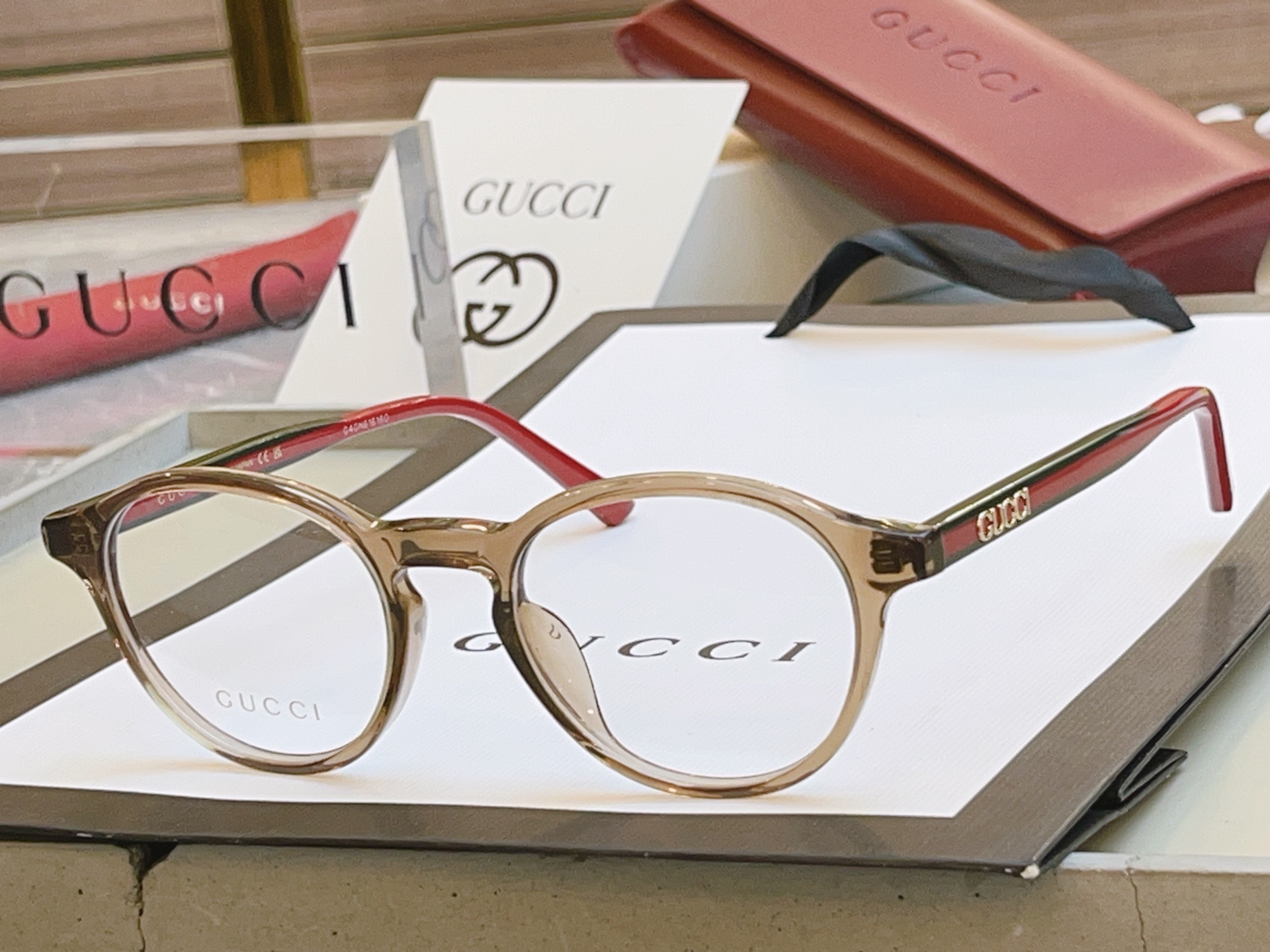 ，【GUCC*】古*驰新款太阳镜，MODEL：GG1871O ，SIZE：49口20-145