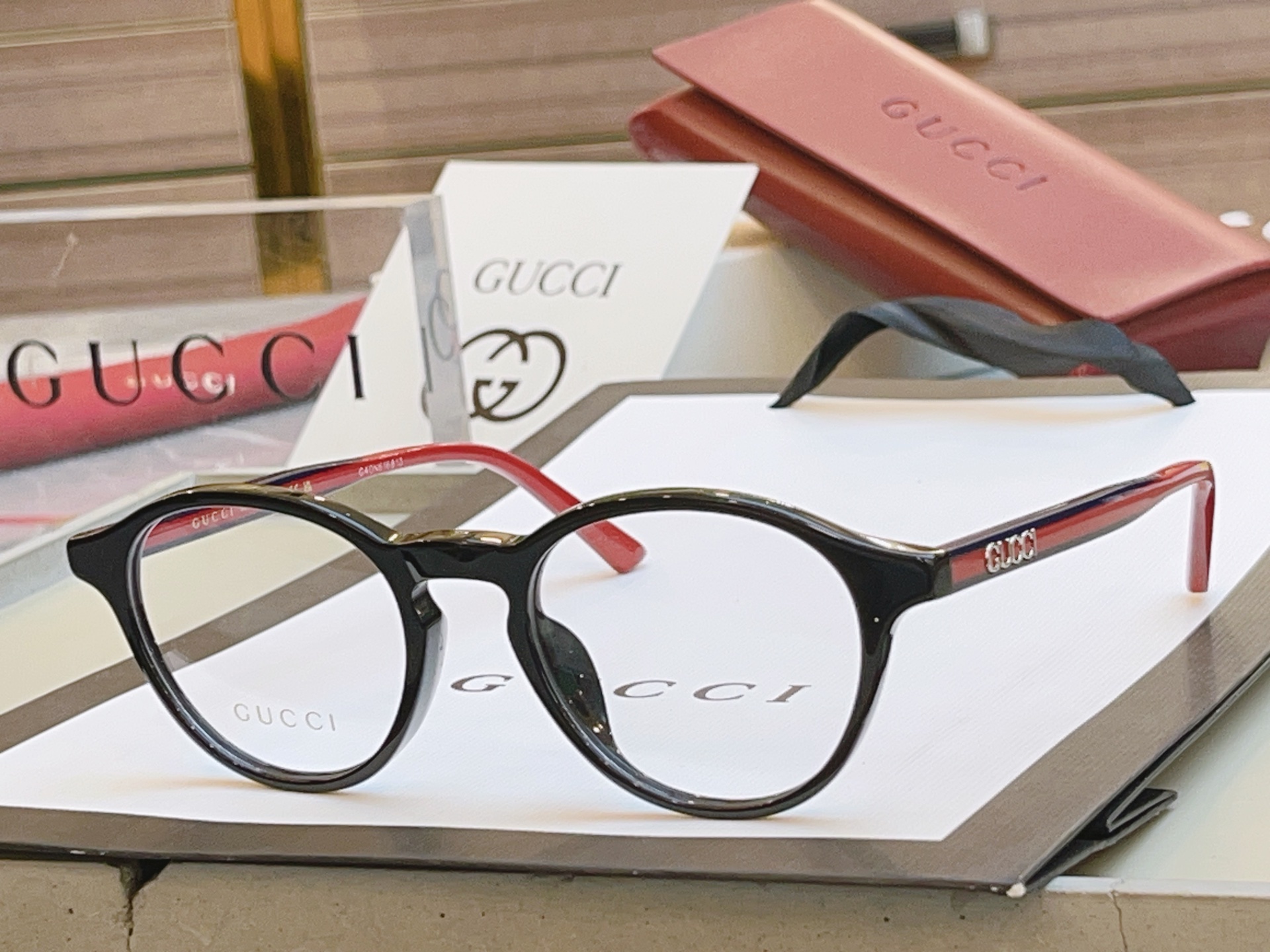 ，【GUCC*】古*驰新款太阳镜，MODEL：GG1871O ，SIZE：49口20-145