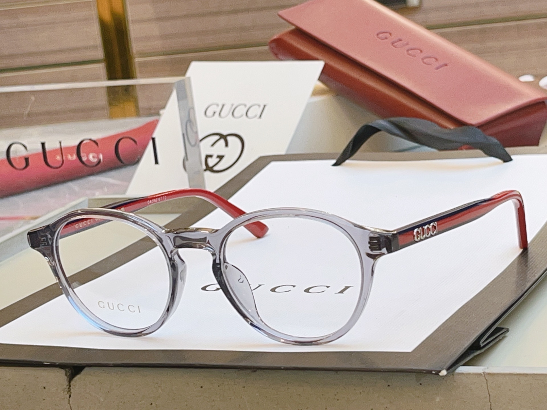 ，【GUCC*】古*驰新款太阳镜，MODEL：GG1871O ，SIZE：49口20-145