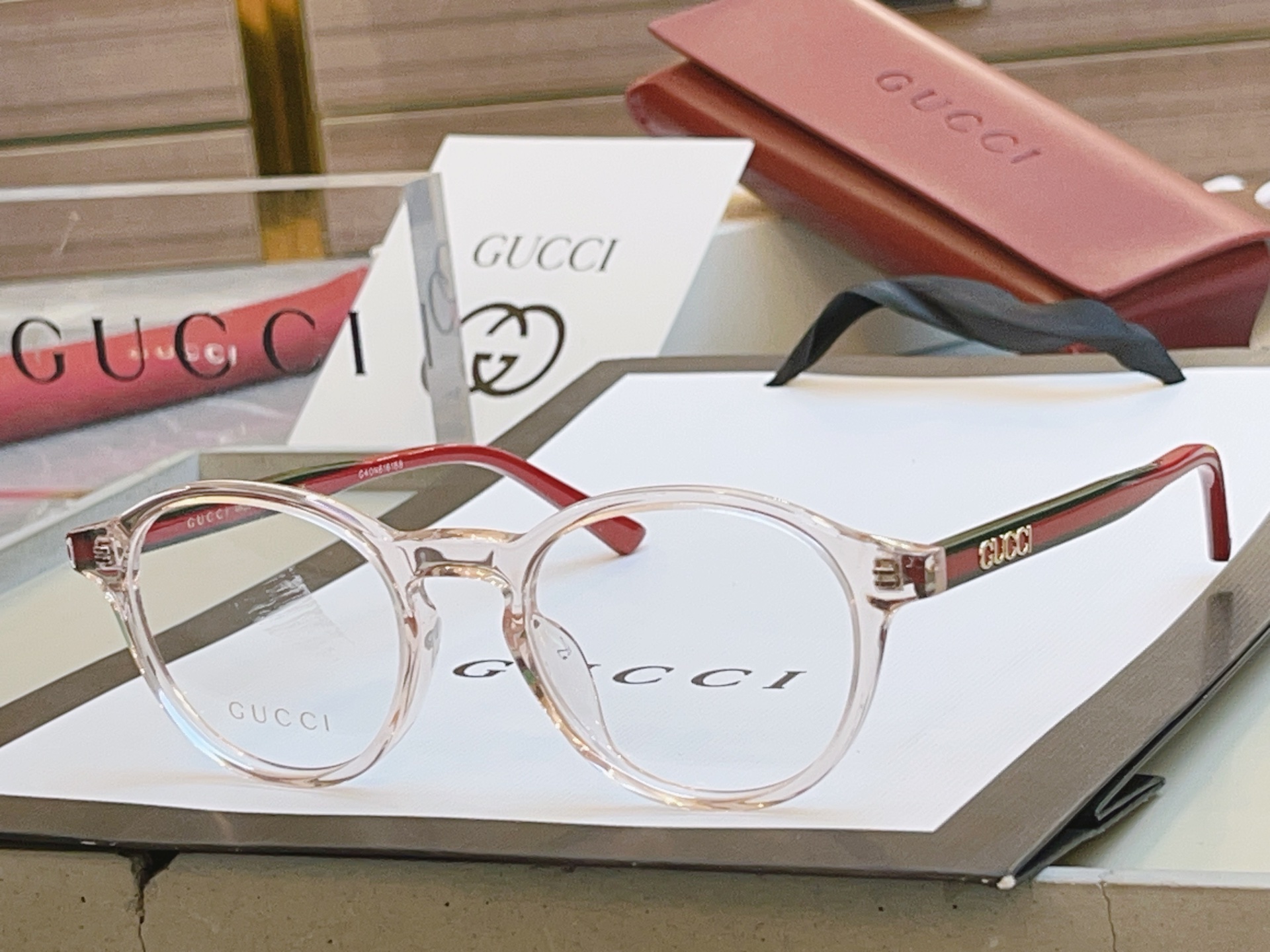 ，【GUCC*】古*驰新款太阳镜，MODEL：GG1871O ，SIZE：49口20-145