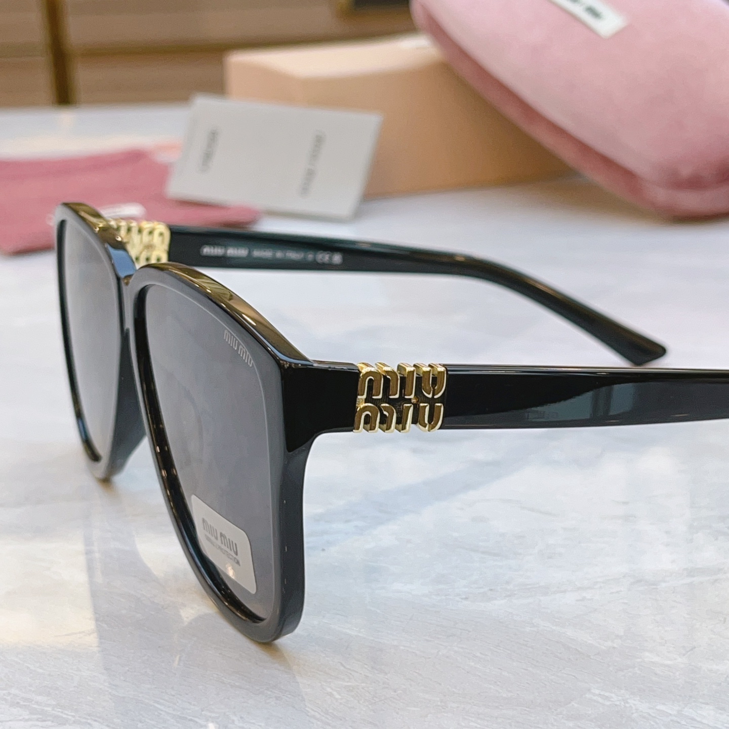 ，【MIUMI*】缪*缪新款太阳镜🕶️，ModSMU A08，SIZE60-14-145