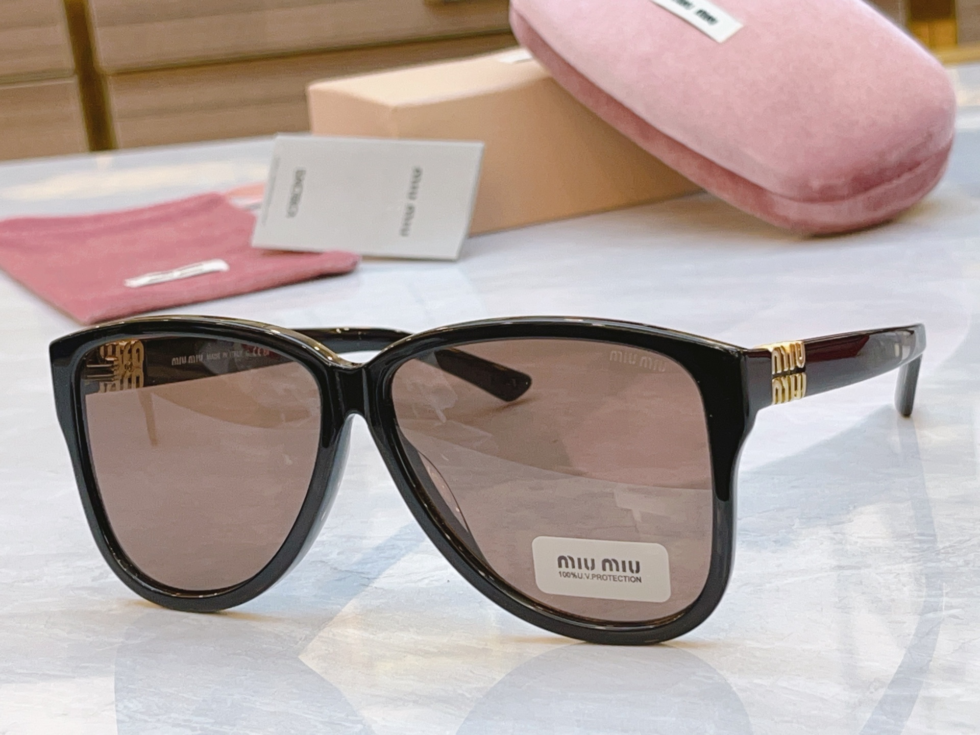 ，【MIUMI*】缪*缪新款太阳镜🕶️，ModSMU A08，SIZE60-14-145